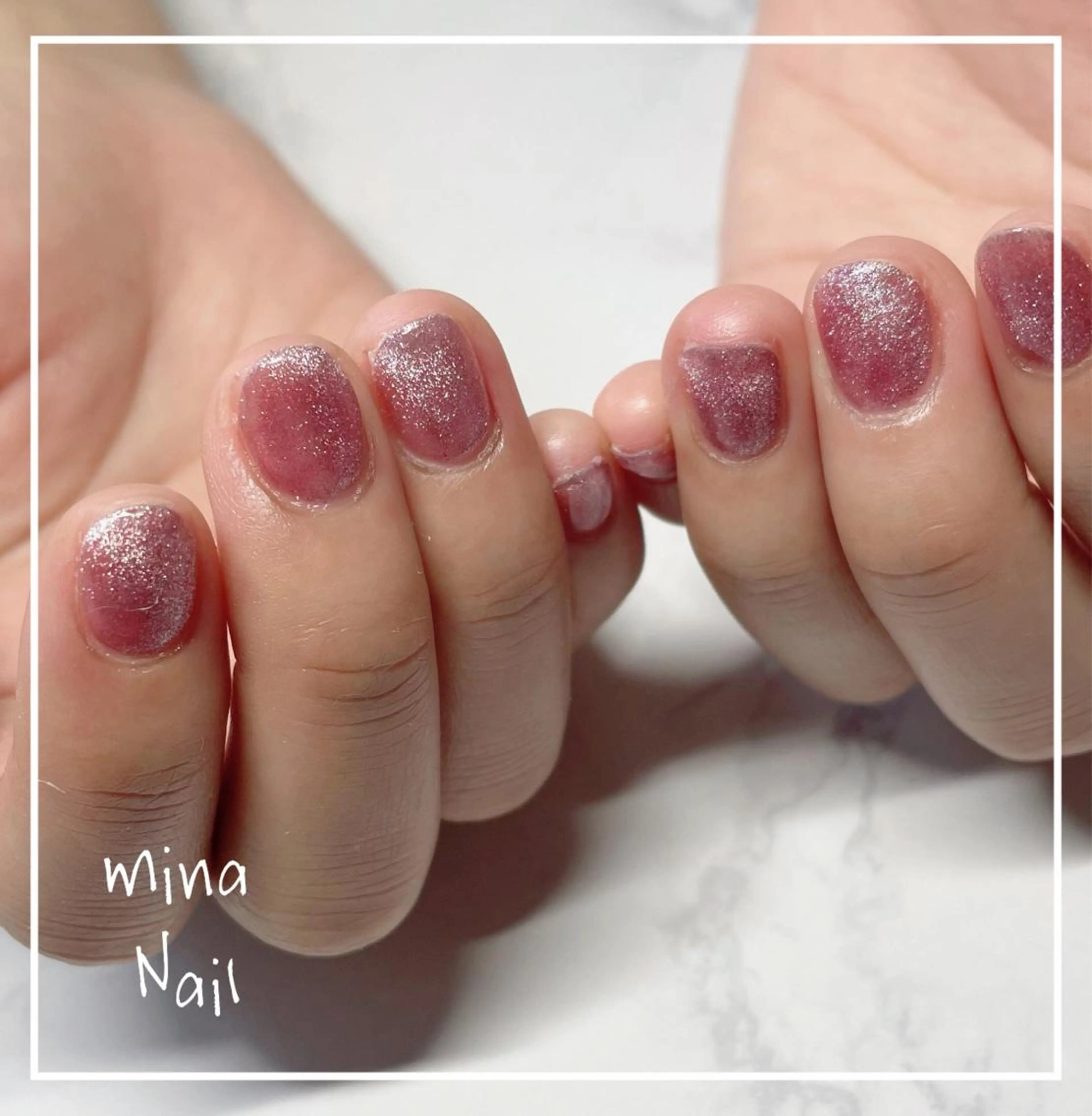 ネイル キラキラネイル マグネットネイル ワンカラーネイル ピンク ショートネイル mina Nailのネイルデザイン