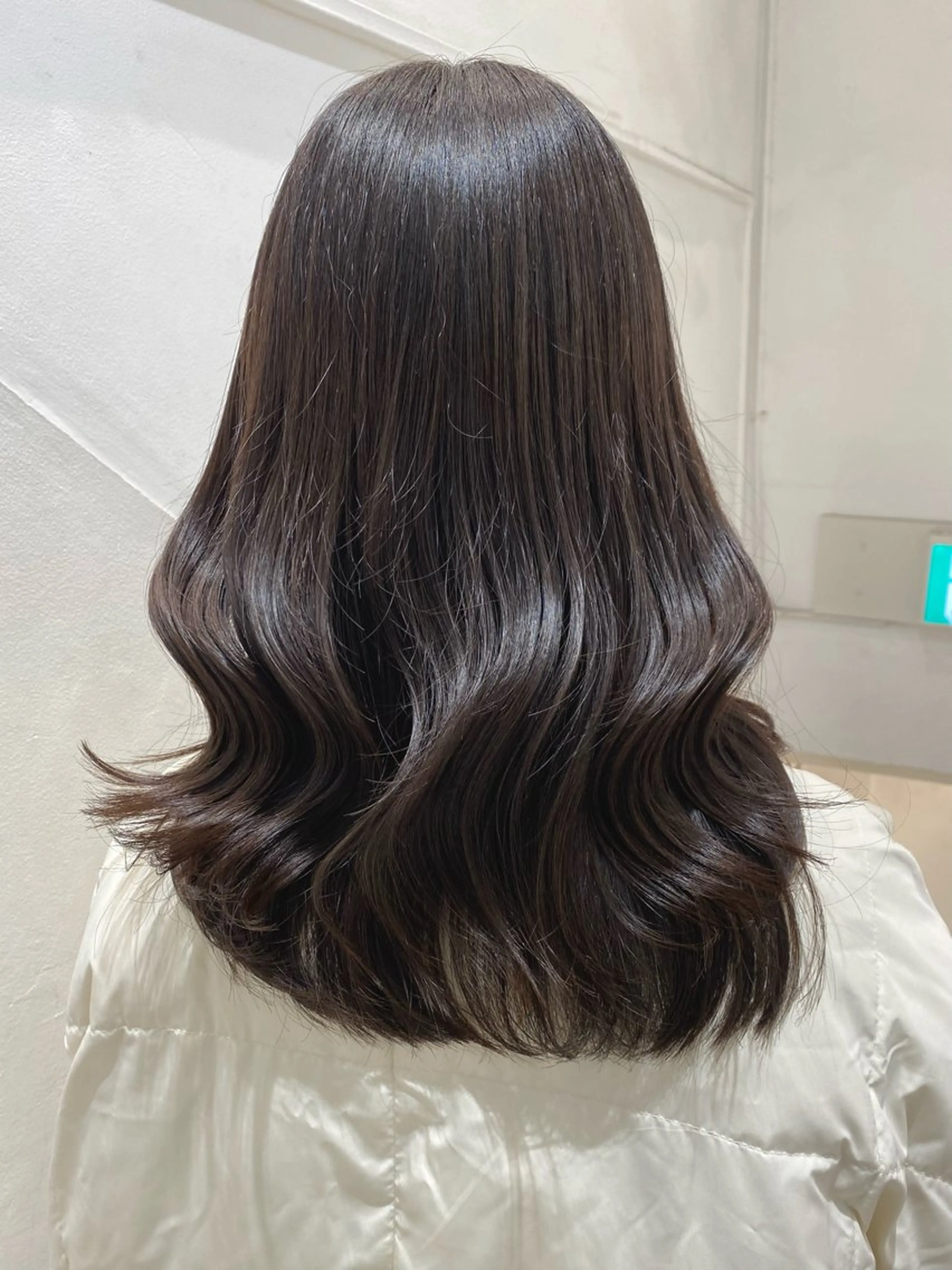 セミロング 韓国風ヘア ✨くびれスタイル✨️ 戸嶋穂乃香のヘアスタイル