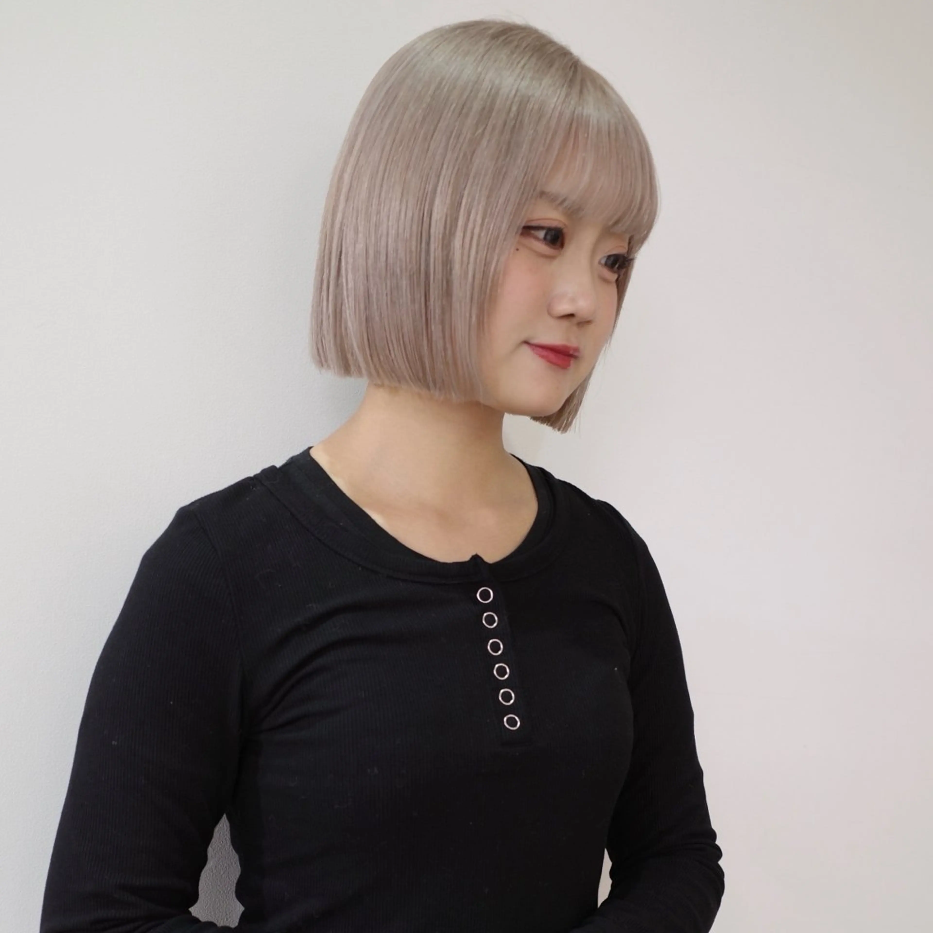 ショート カラー ベージュカラー 透明感カラー グレージュ ホワイトベージュ レイヤーカット カット ヘアカラー トリートメント nonoka オリーブ/グレージュのヘアスタイル