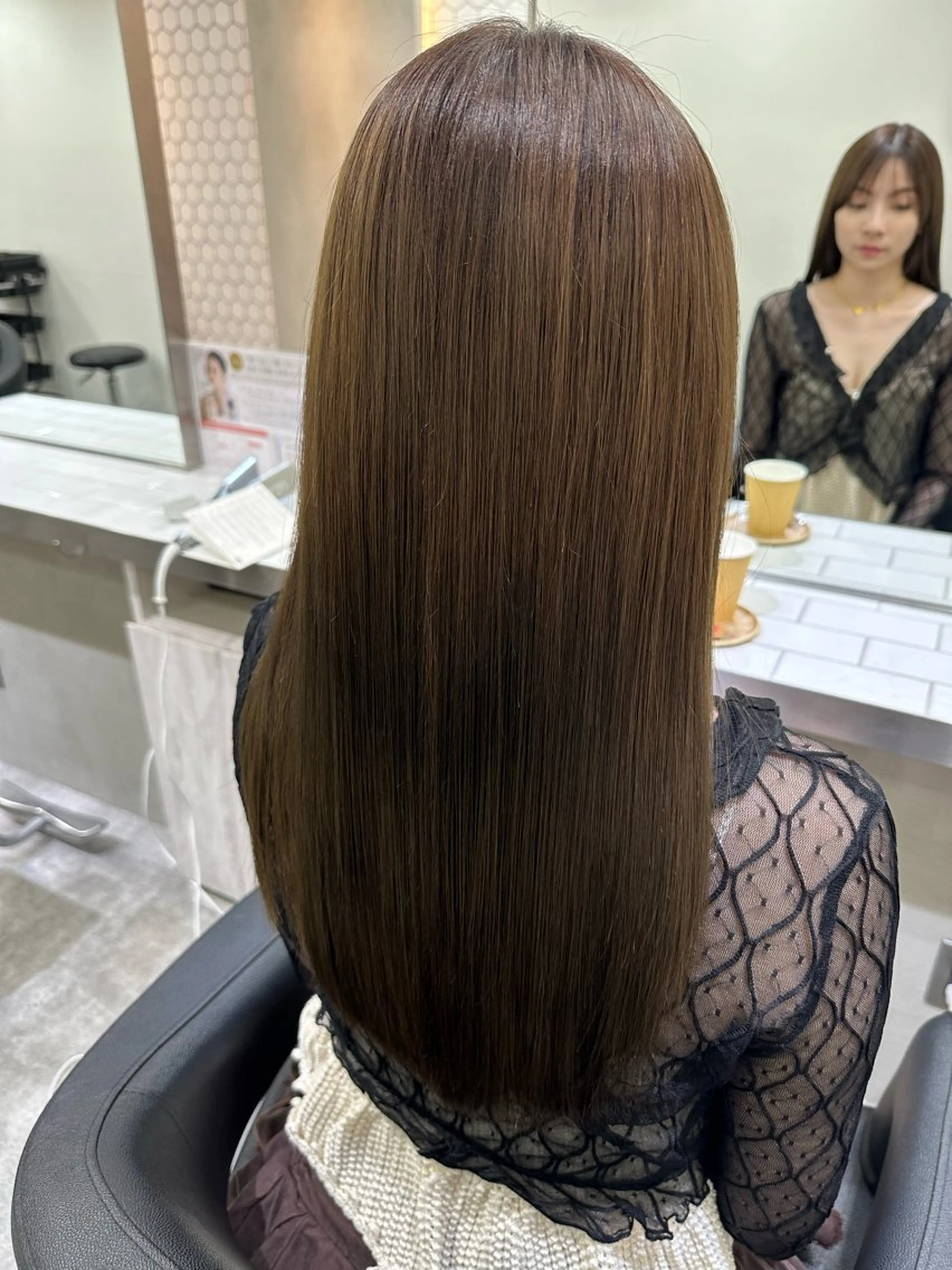 ロング カラー ヘアカラー トリートメント 艶髪レイヤー顔周り グレージュ添田晃基のヘアスタイル