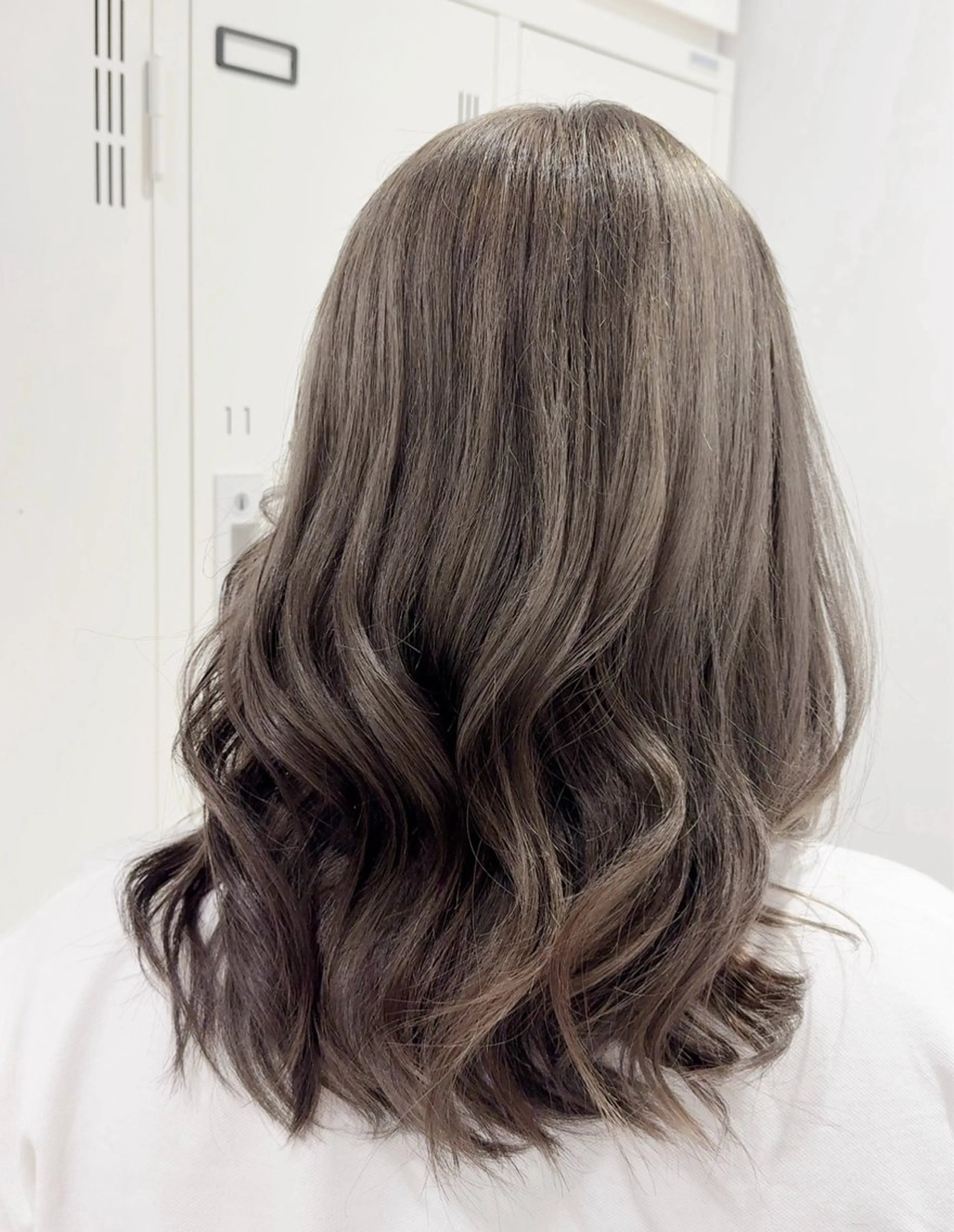 セミロング カラー ベージュカラー ヘーゼル ヘアカラー 🎀藤沢 ﾊｲﾄｰﾝ ららのヘアスタイル