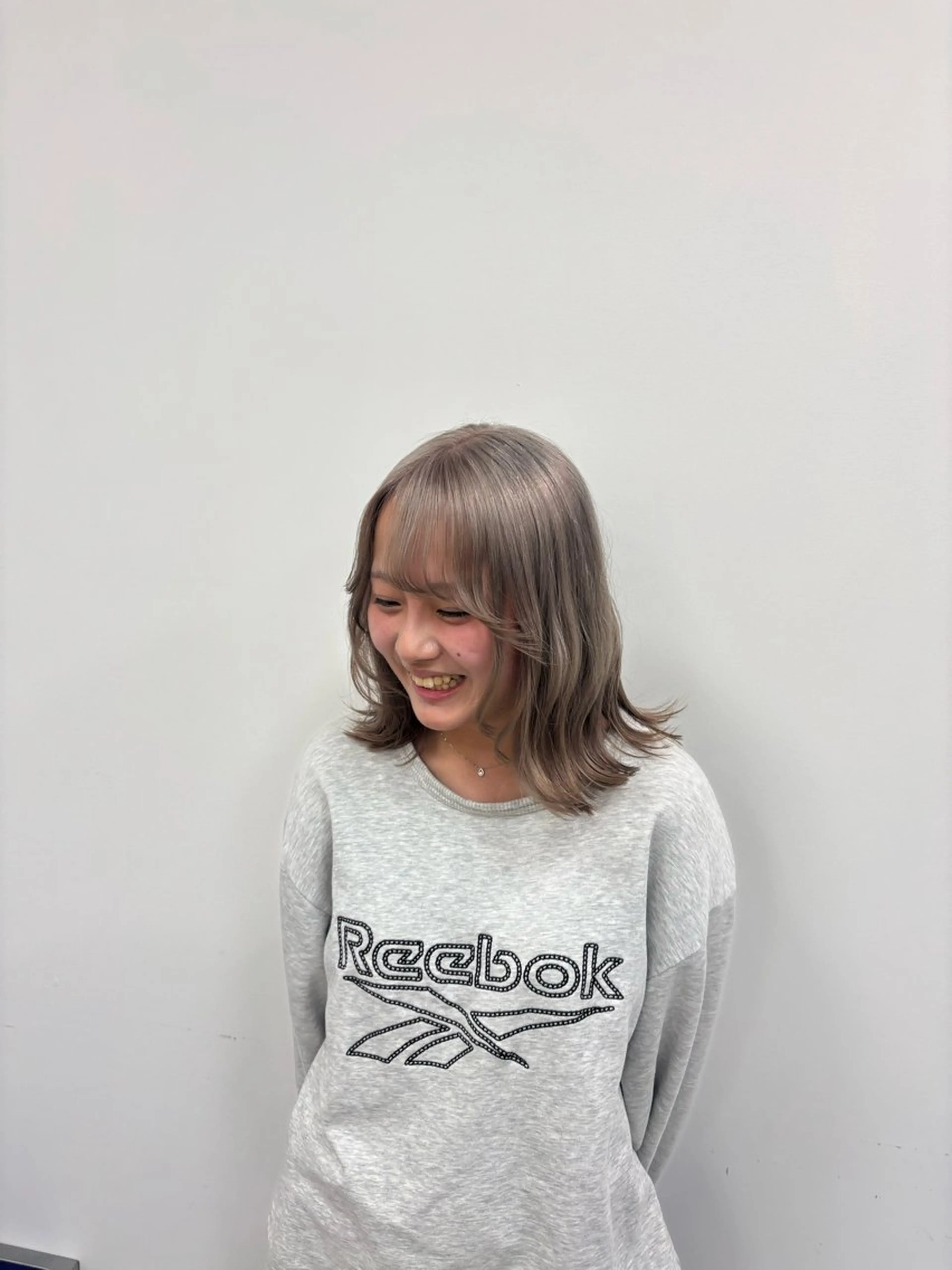 ミディアム カラー ベージュカラー ミルクティーベージュ ヘアカラー llwy名古屋栄所属・NANA #艶カラーのヘアスタイル