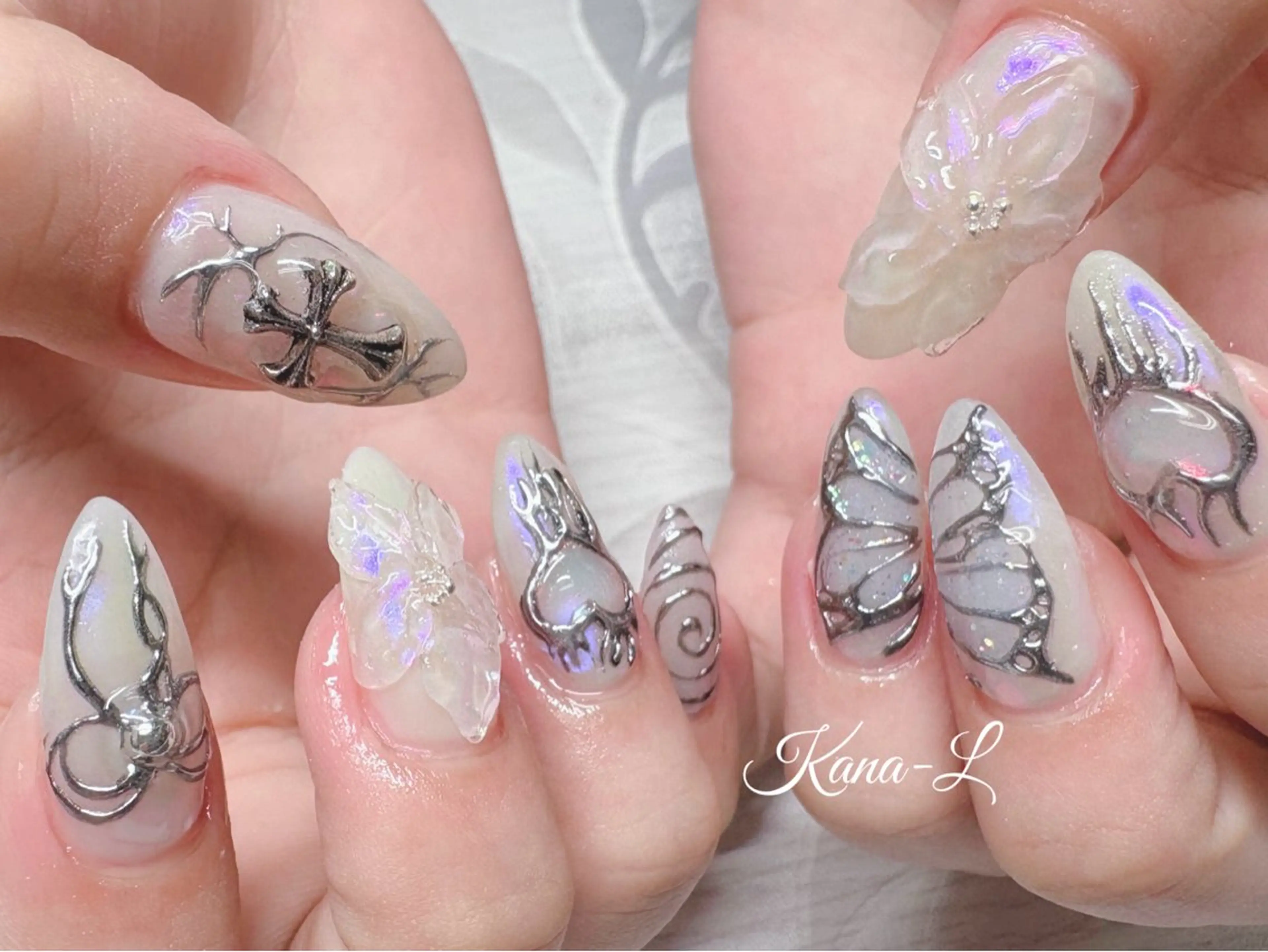 ネイル 芦辺 香奈のネイルデザイン