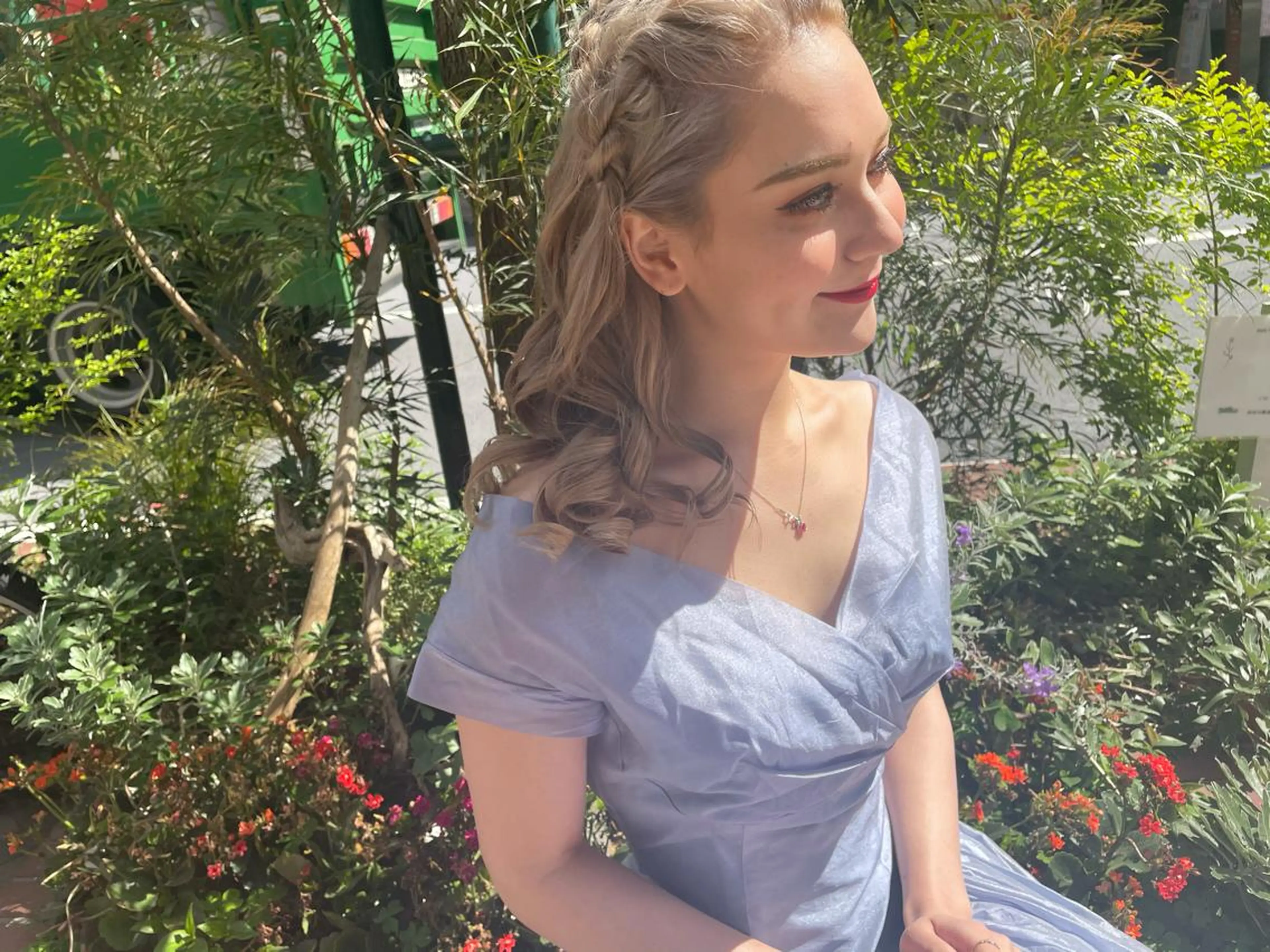 セミロング カラー ヘアアレンジ YEAU　PLUS所属・極上の艶髪 RINAのヘアスタイル