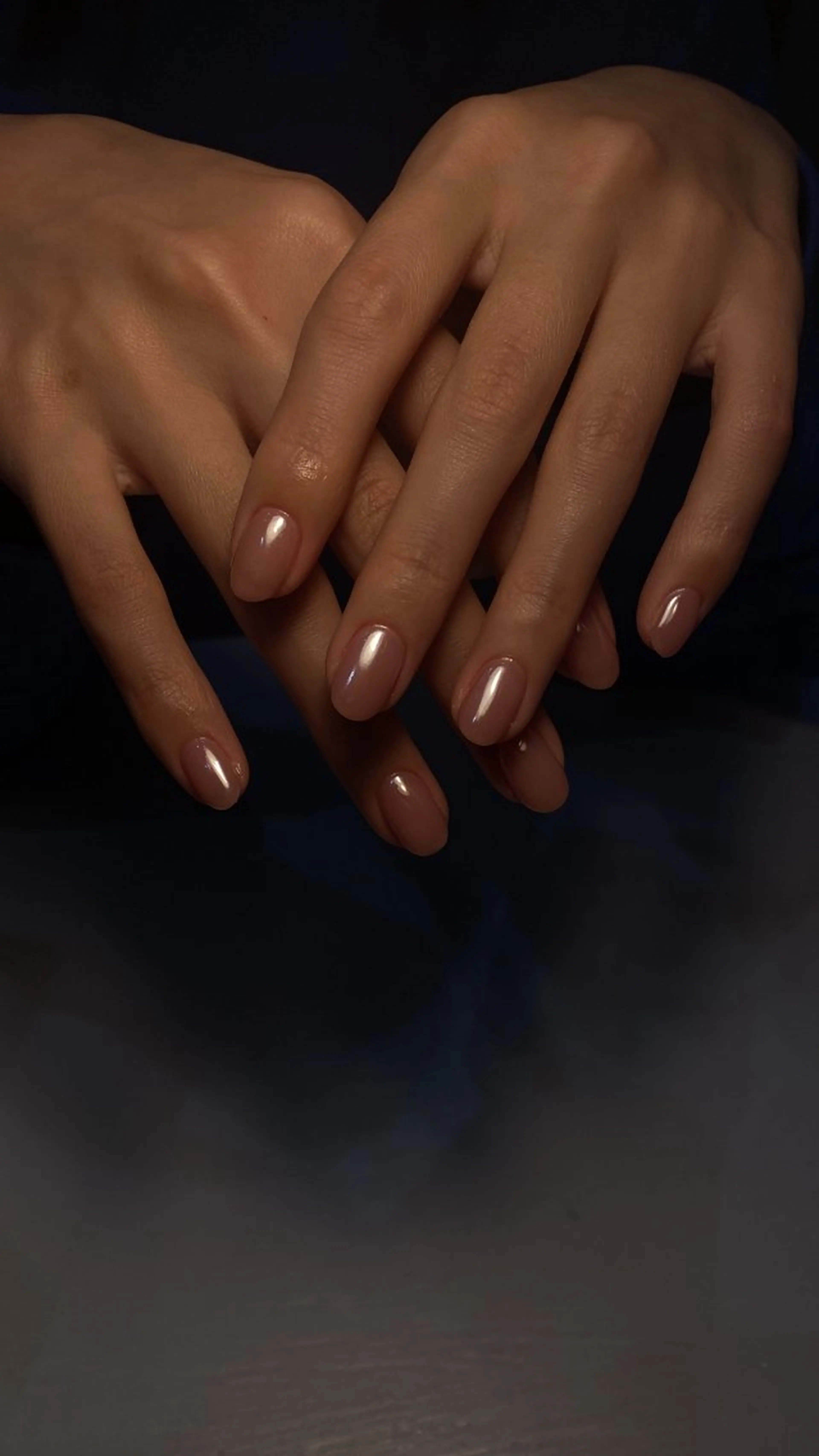 ネイル オーロラネイル ホワイト ハンドネイル ハンドケア NILATE所属・渡邉 あいのネイルデザイン