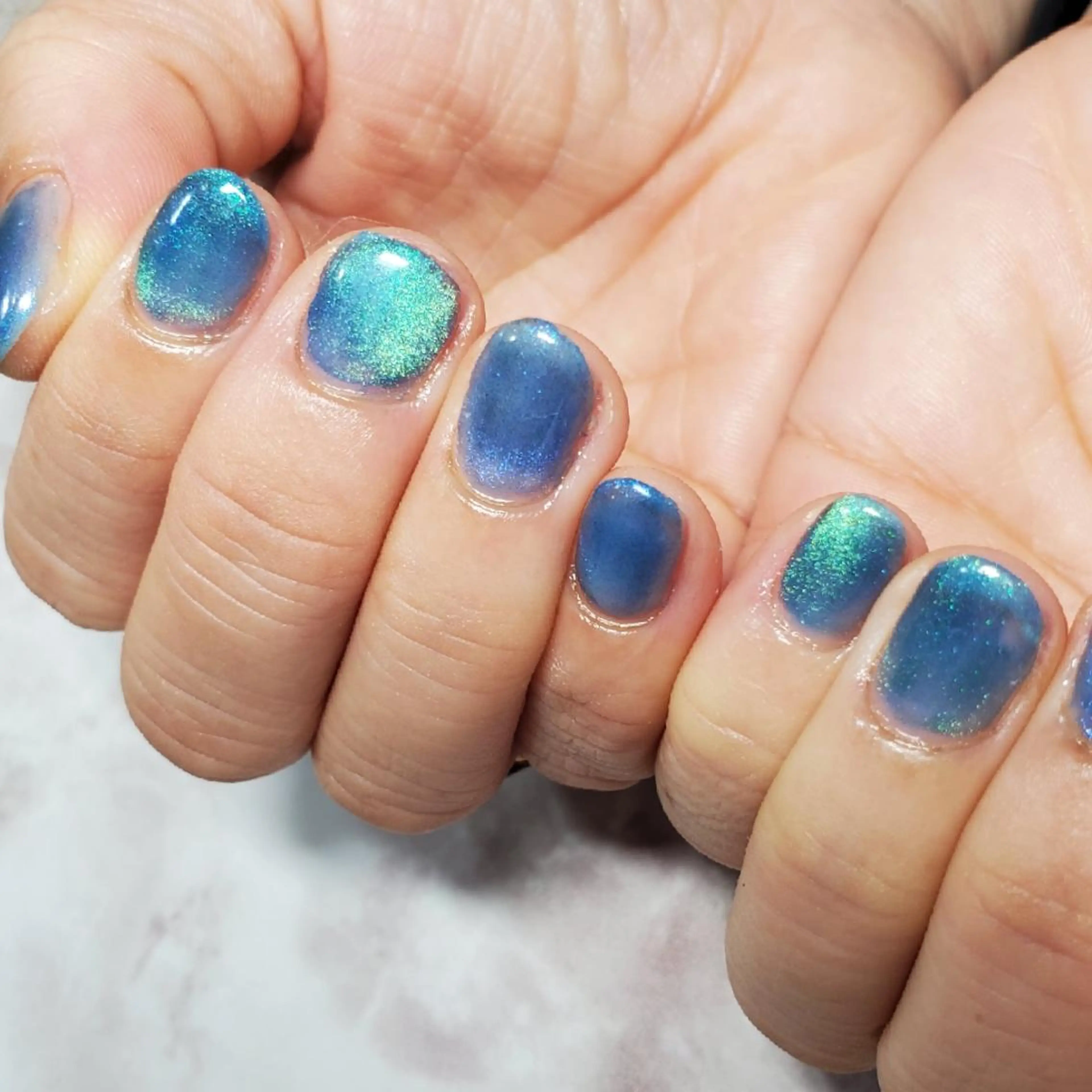 ネイル 氷ネイル・うるうるネイル マグネットネイル ビー玉ネイル ワンカラーネイル ハンドネイル ネイルサロンベルティ .ひとみのネイルデザイン