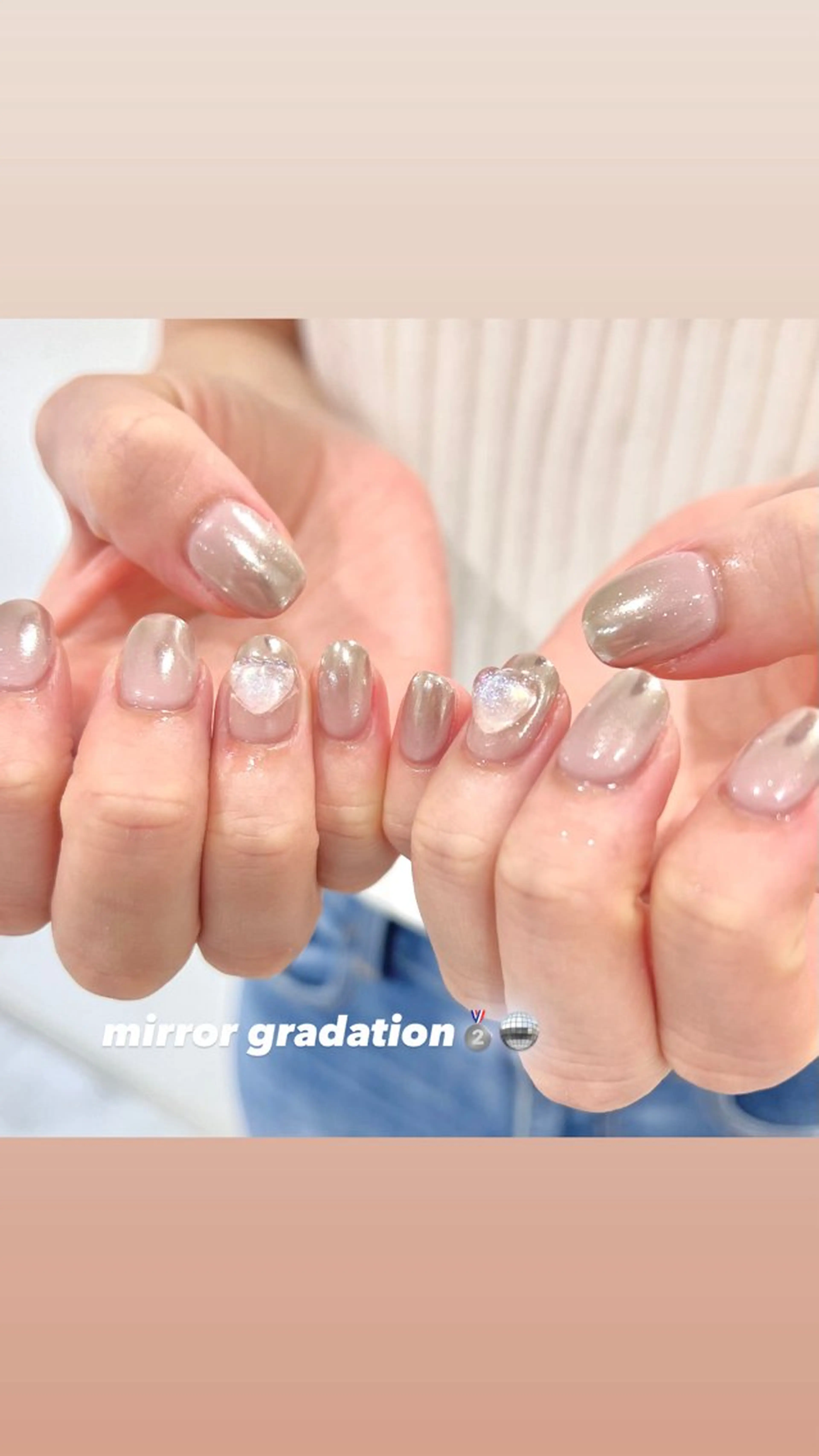 ネイル グラデーション ミラーネイル シルバー ハンドネイル 🎀チーク/ちゅるん 🫧chisa🎀のネイルデザイン