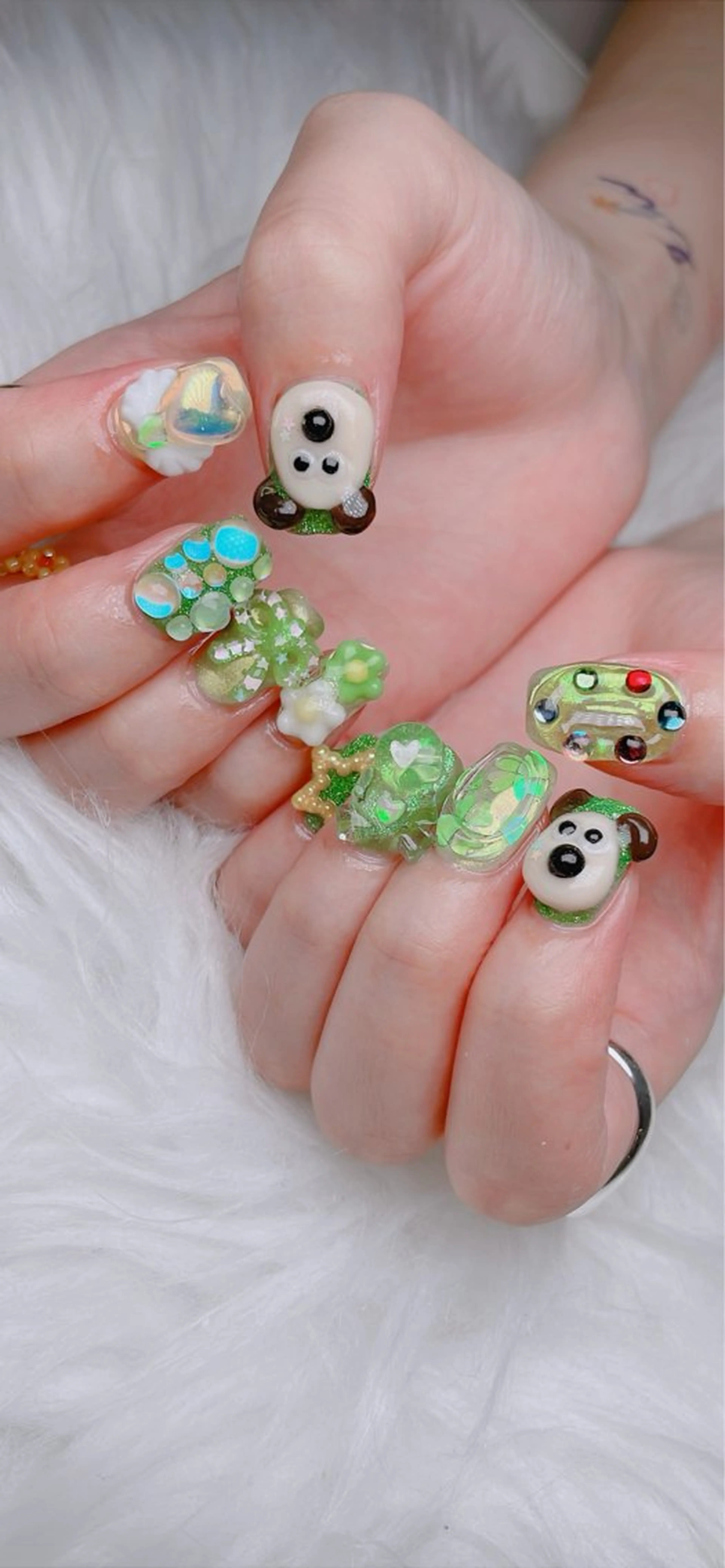 ネイル JINI NAIL所属・ジニ ネイルのネイルデザイン