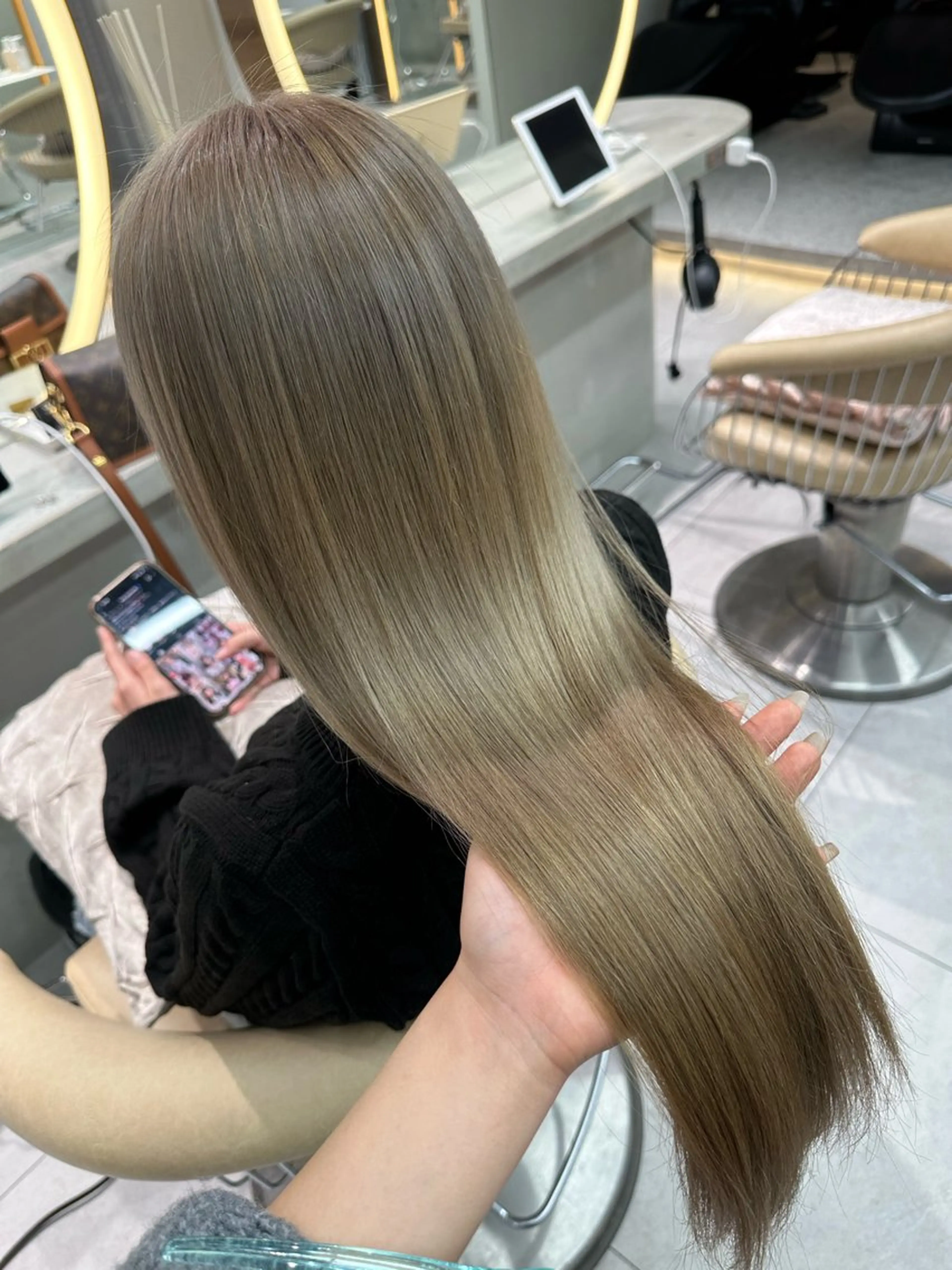 ロング カラー ブリーチ トリートメント 🍒楓🍒北九州1 艶カラー作る人🎨のヘアスタイル