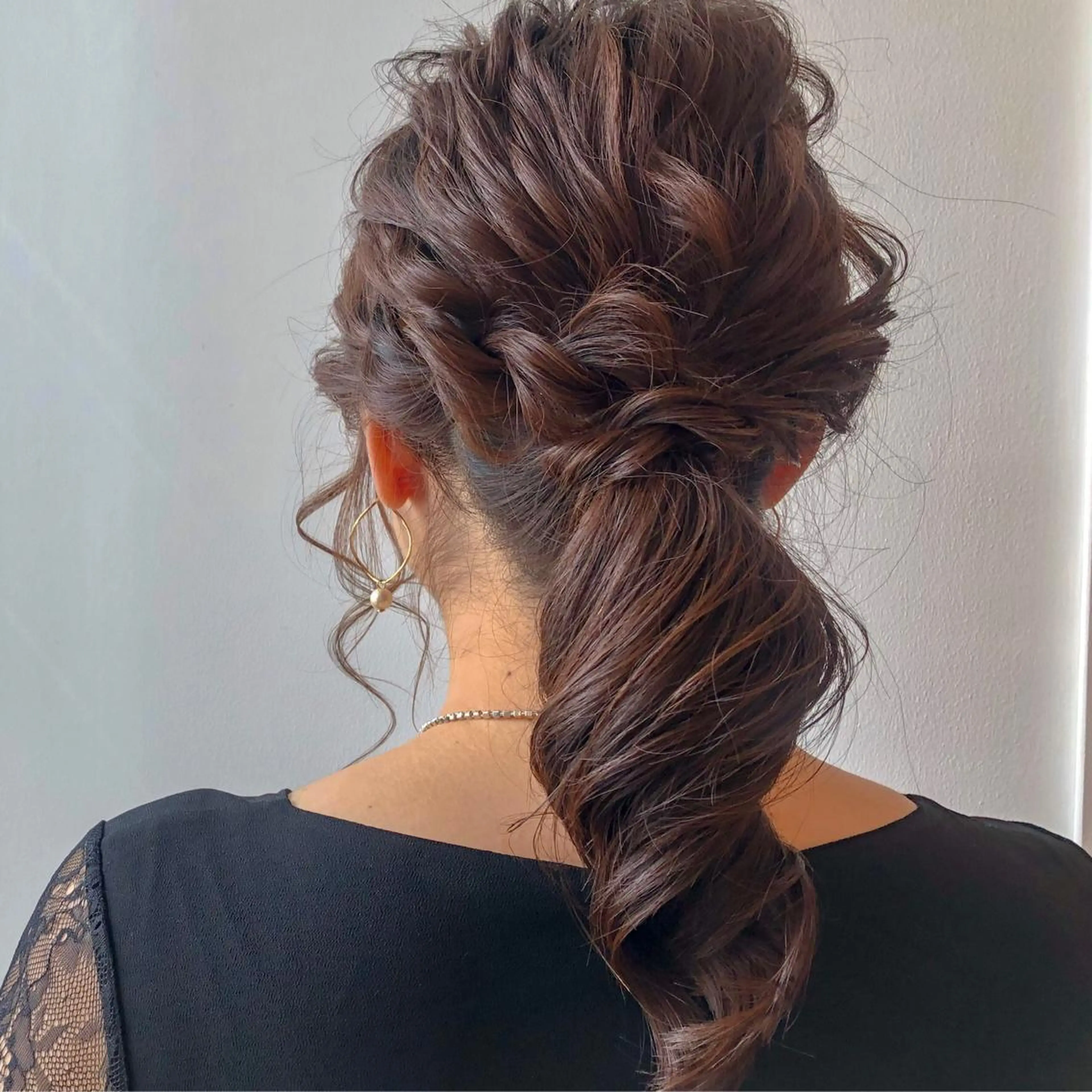 ミディアム ヘアアレンジ ポニーテール 尾籠 美幸 （オゴモリ ミユキ）のヘアスタイル