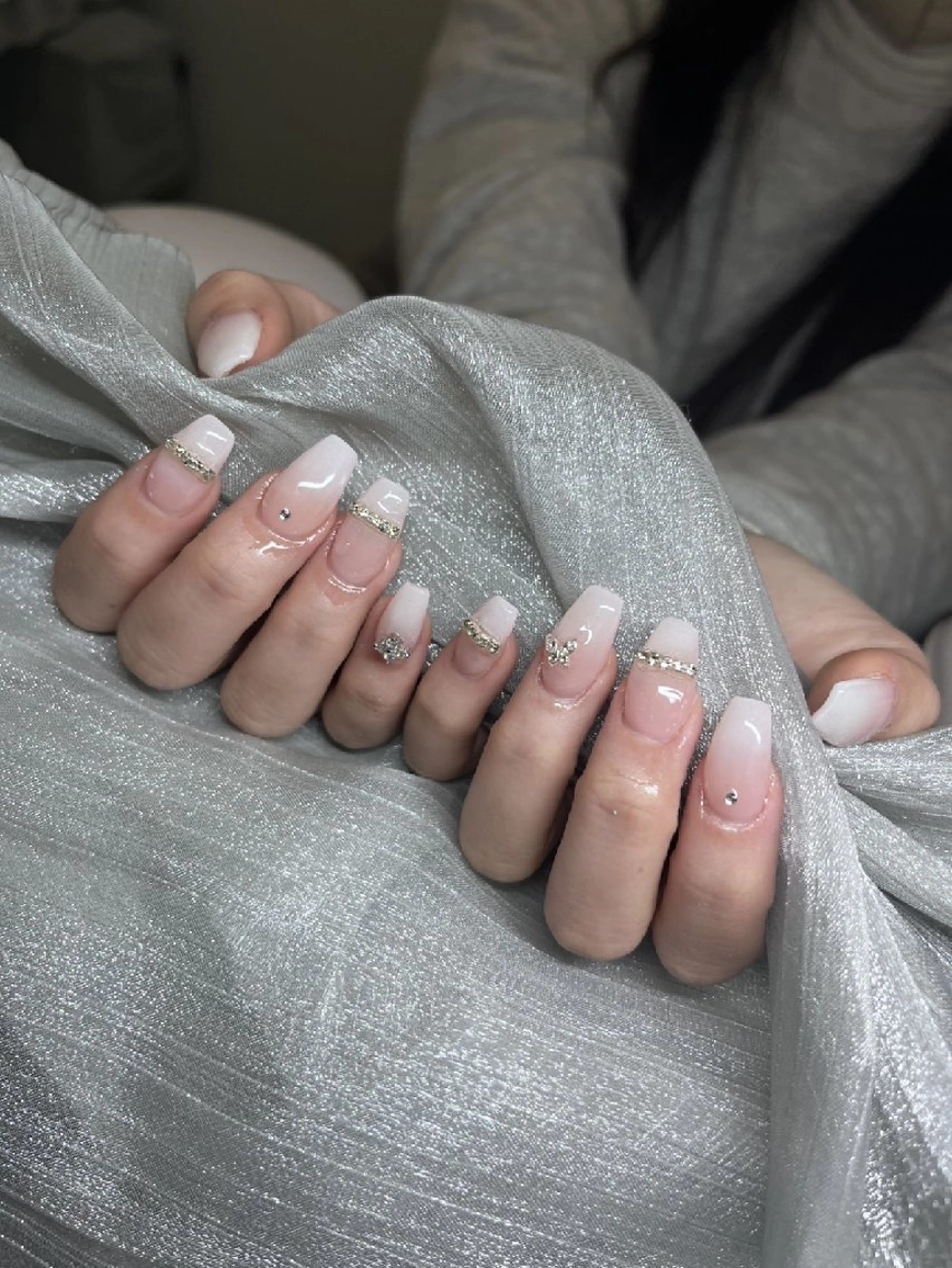 ネイル グラデーション ホワイト Re:JUvia JUMIのネイルデザイン