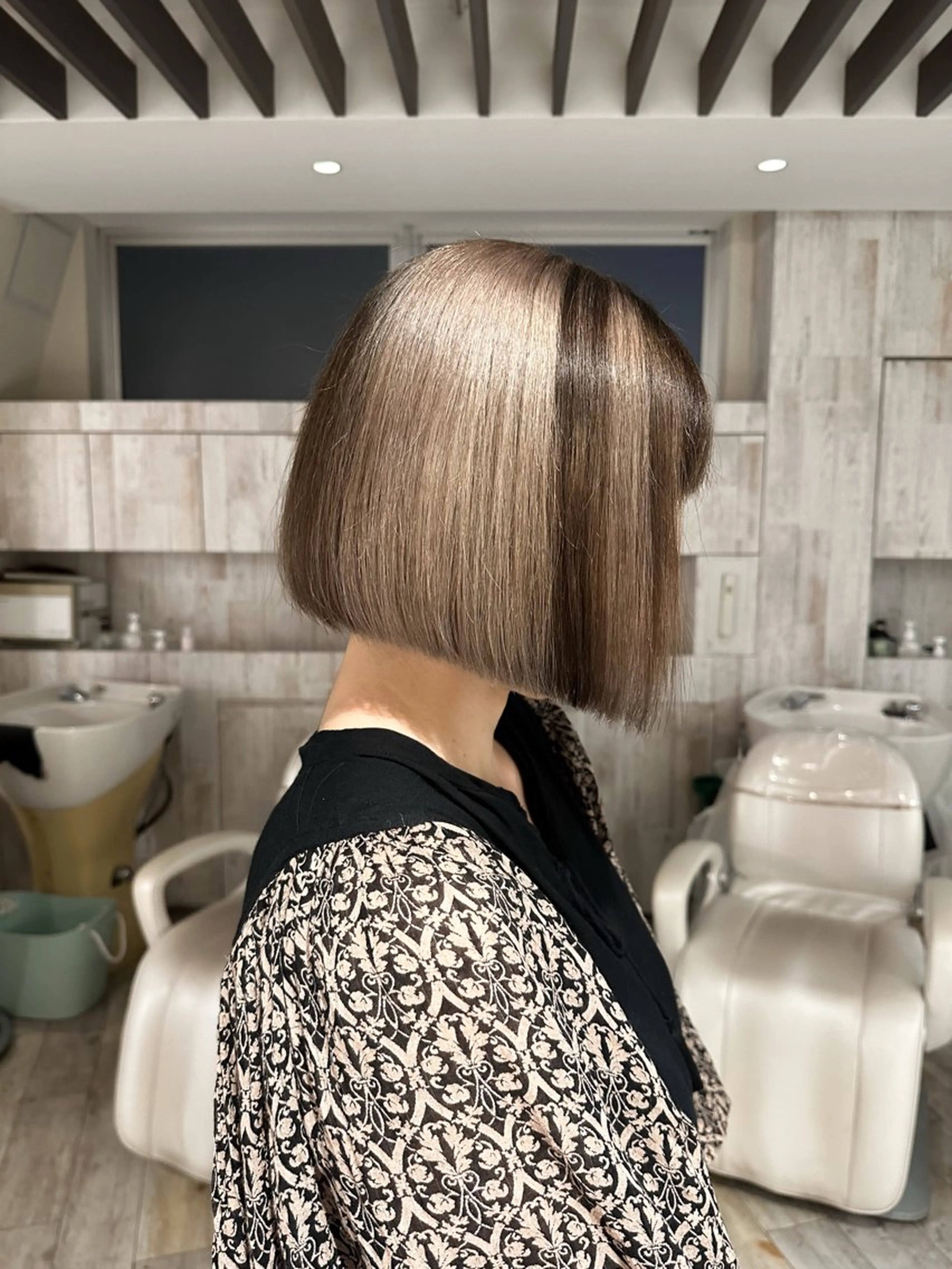 カット+ケアブリーチ+デザインカラー+トリートメントの写真