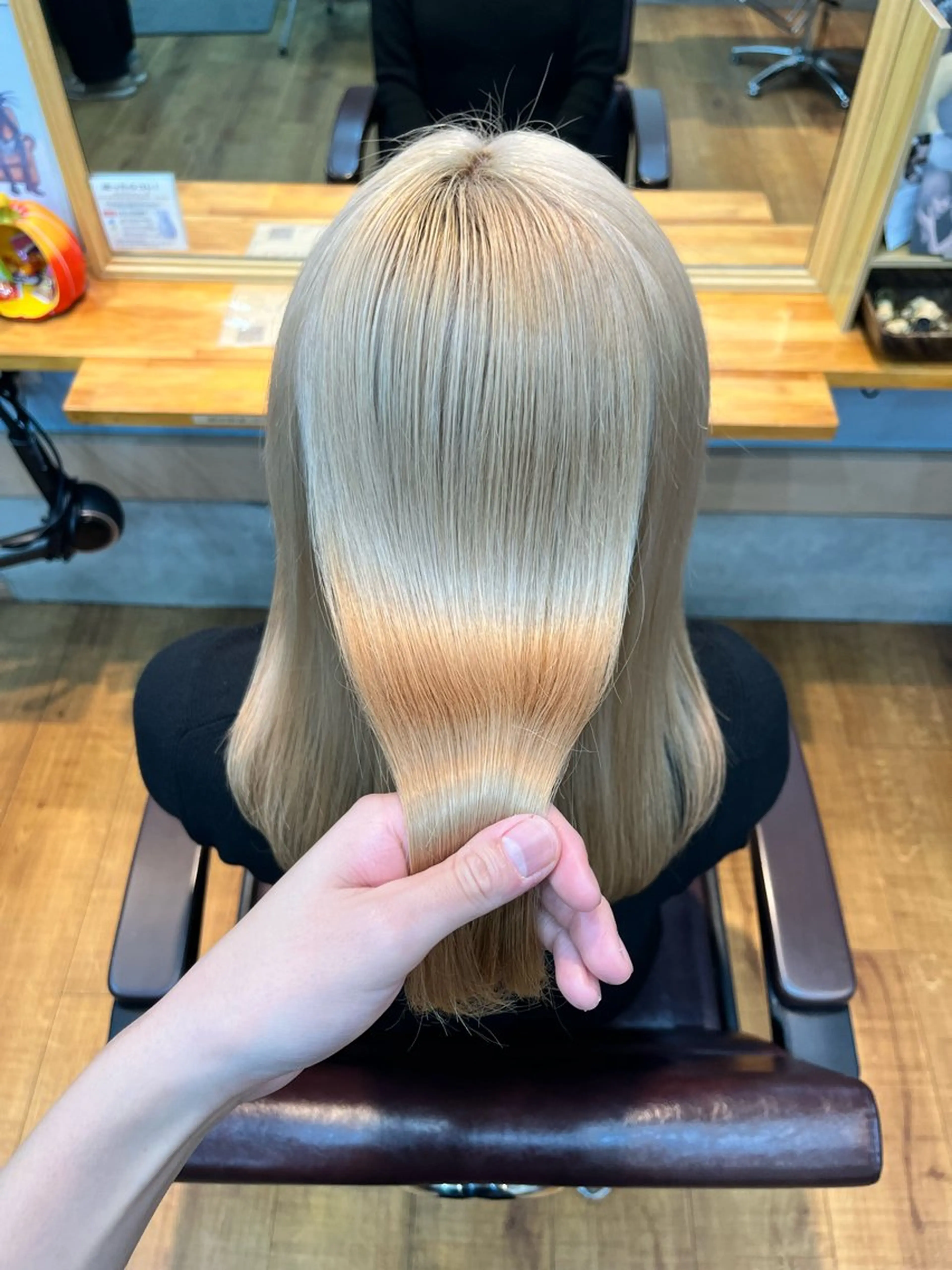 セミロング カラー ブリーチ ダブルカラー インナーカラー 髪質改善 トリートメント ヘアカラー トリートメント 🫧艶髪デザイナー 🫧白石航汰のヘアスタイル