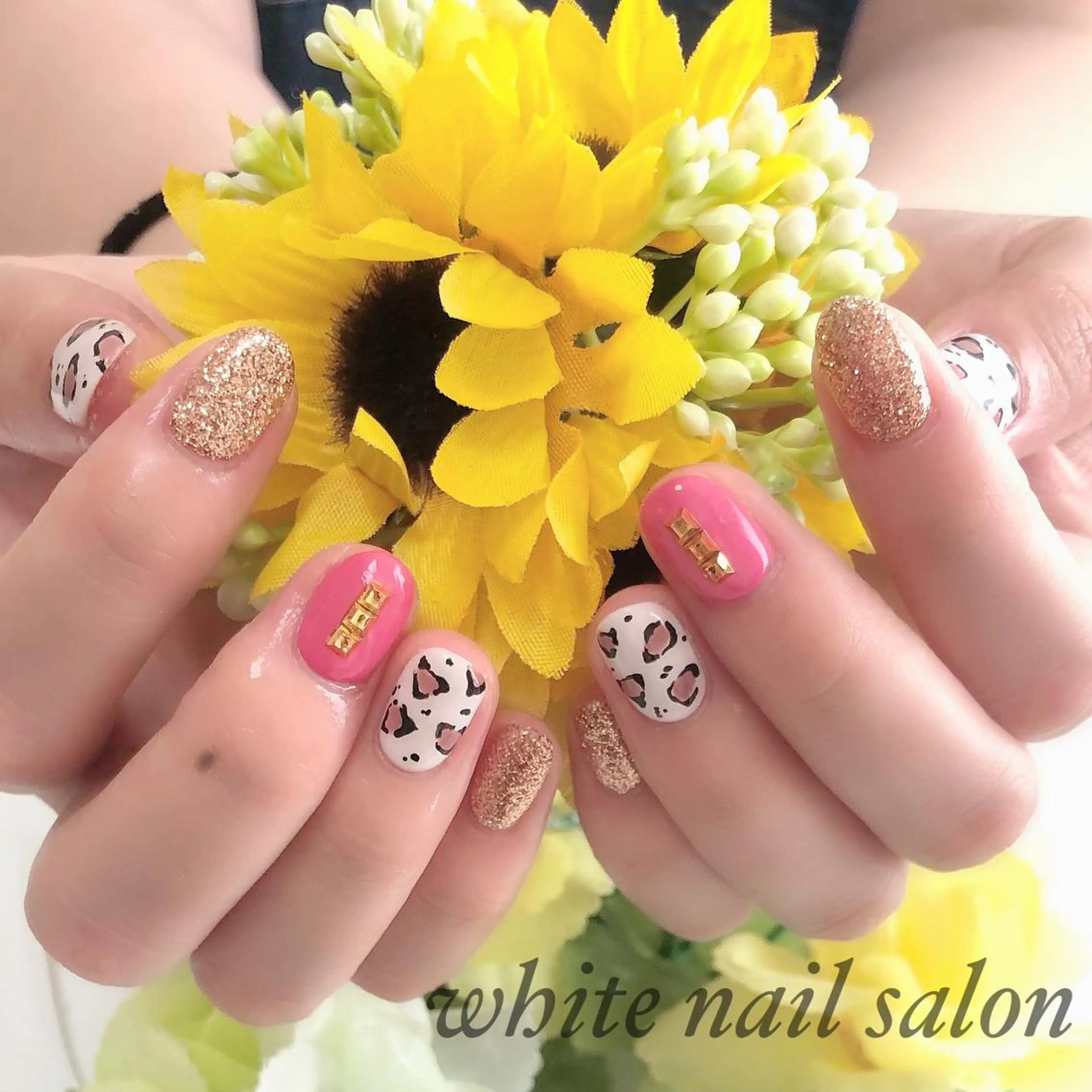 ネイル アートネイル フレンチネイル ジェルネイル ハードジェル 持ち込み ハンドネイル white nail salonのネイルデザイン