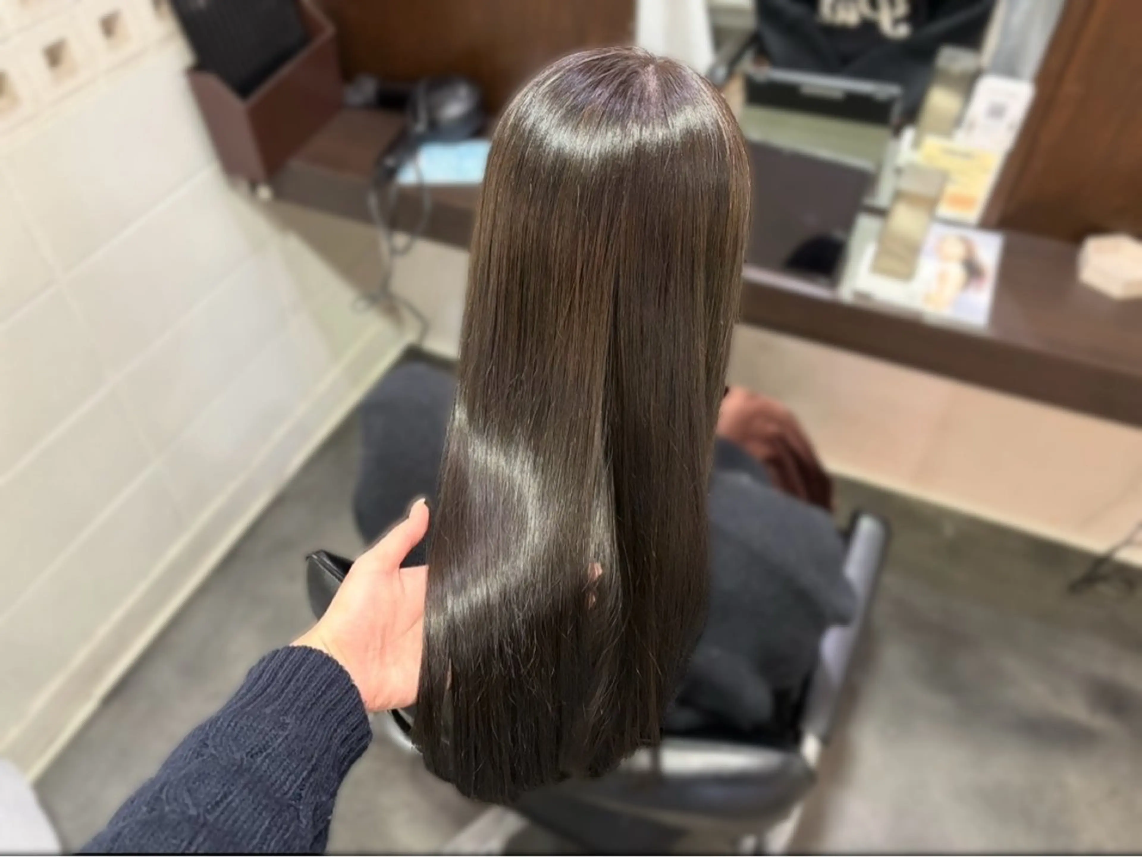 ロング カラー グレージュ カット ヘアカラー 石田 亜弥のヘアスタイル