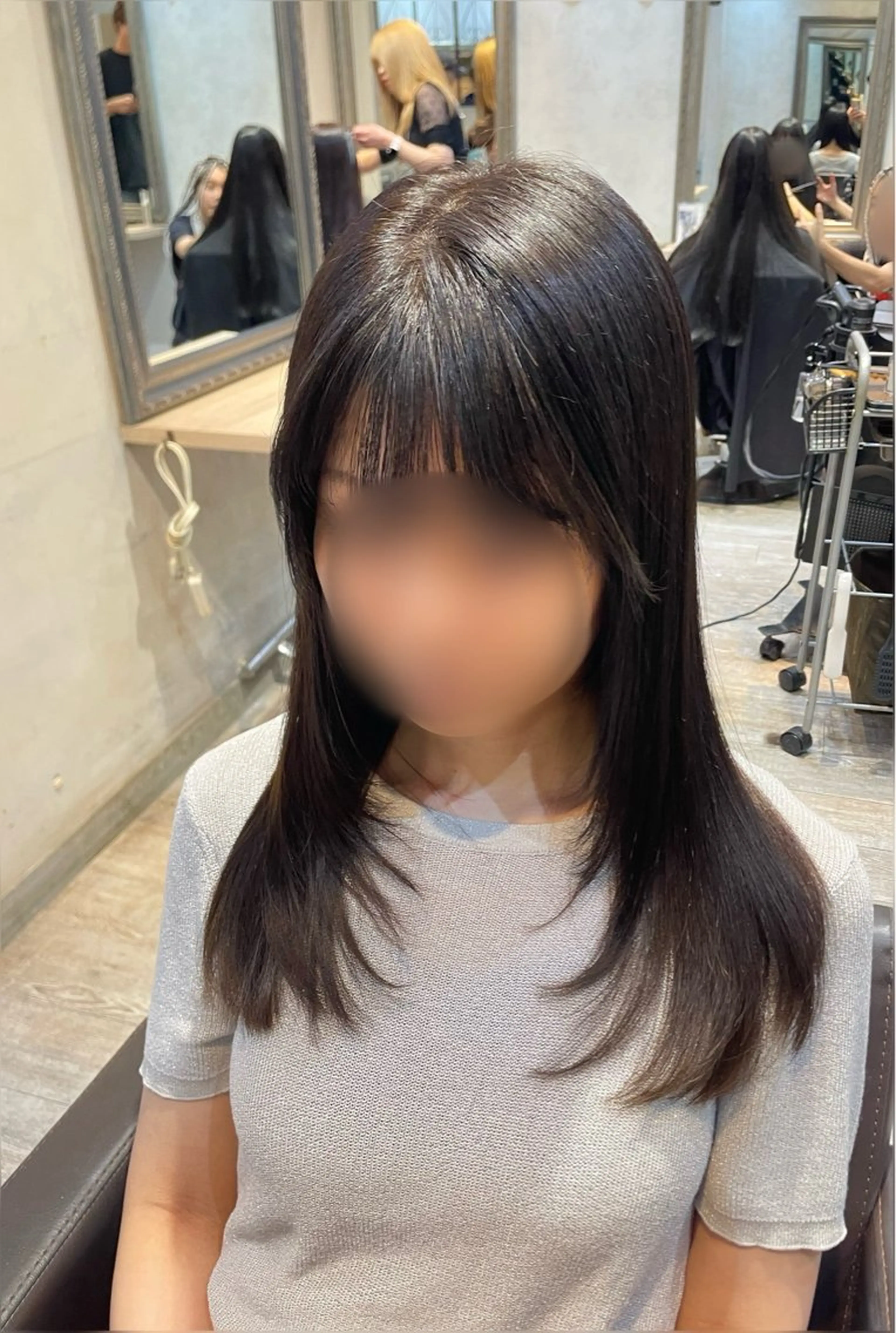 ミディアム カラー ベージュカラー レイヤーカット ヘアカラー ルティア新宿所属・Lutia 新宿 髪質改善/アカリ🎀のヘアスタイル