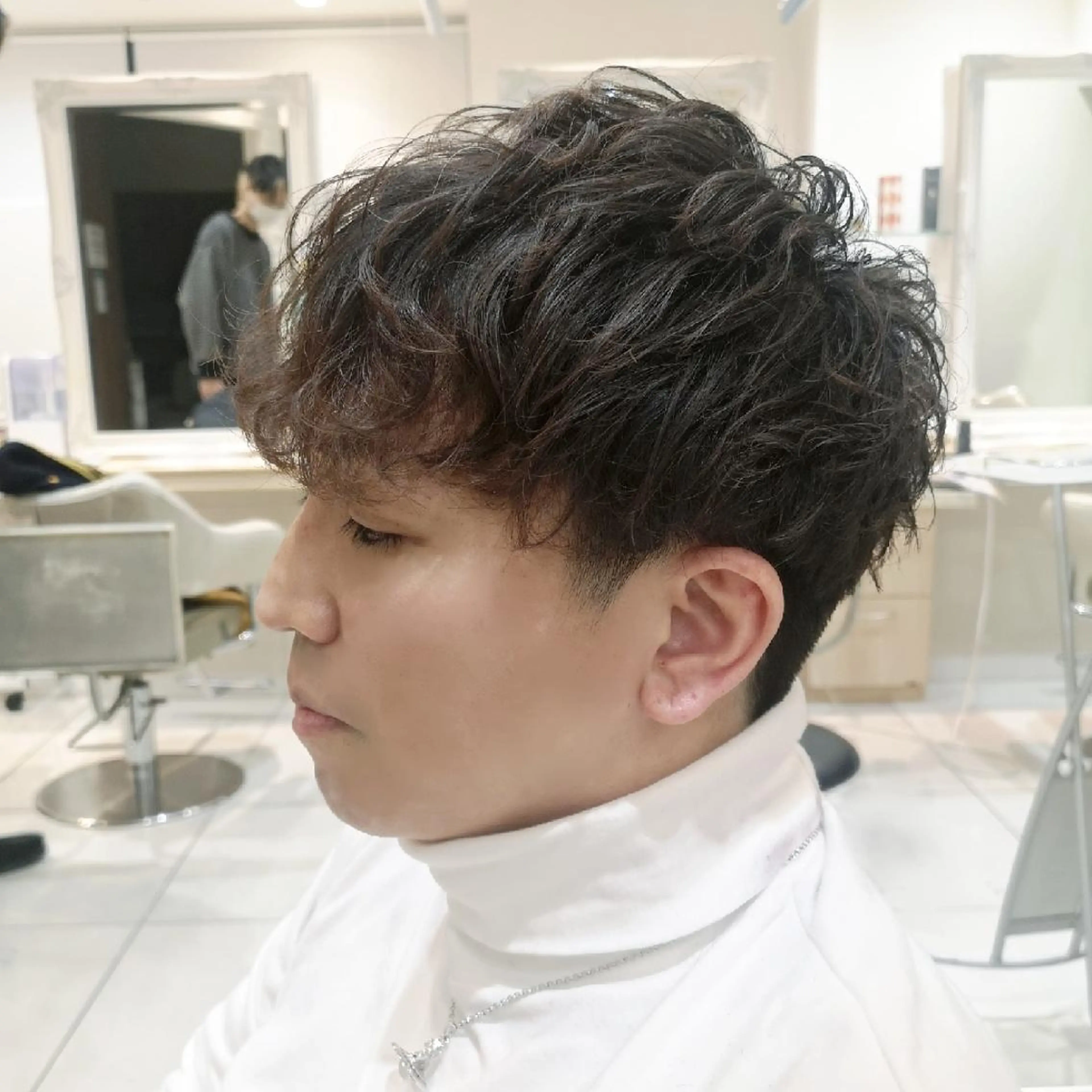 メンズ パーマ 渡辺 愛枝/艶カラー🩵のヘアスタイル