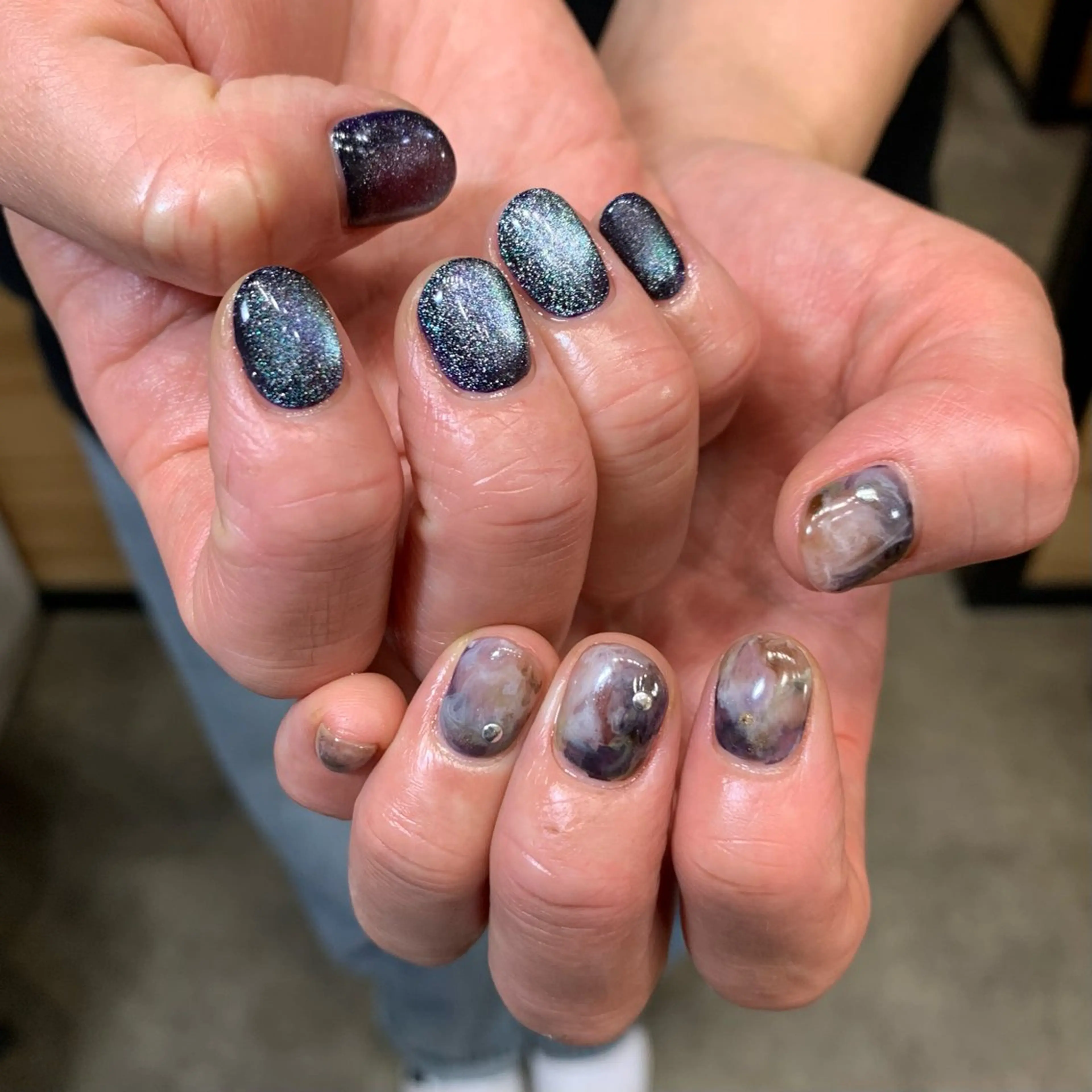 ネイル マグネットネイル ハンドネイル YUKIMO🍎名駅 /ニュアンスのネイルデザイン