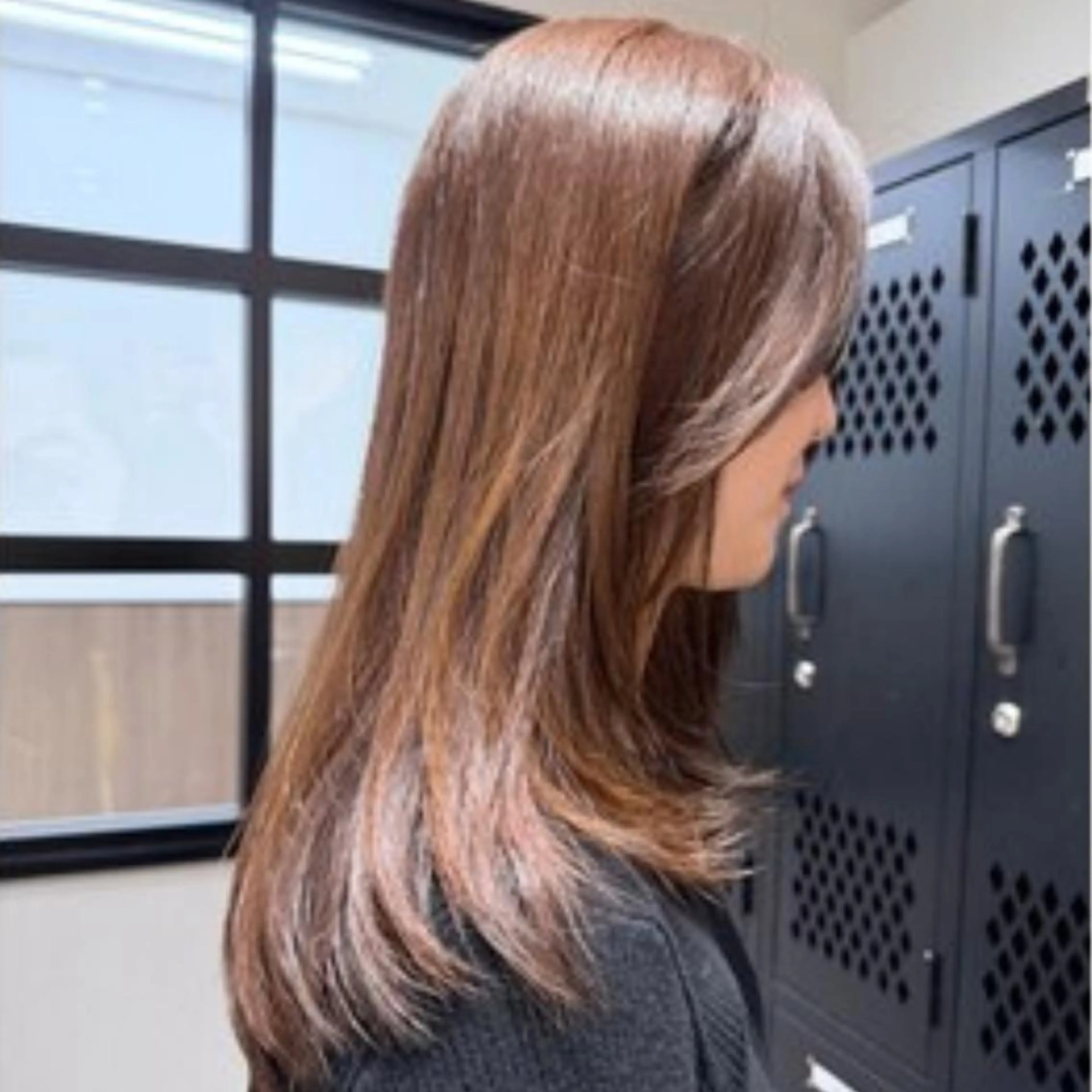 セミロング カラー ベージュカラー ブリーチ ブラウンカラー ケアブリーチ 透明感カラー ヘアカラー トリートメント 🌜ROW町田 🌛 公式のヘアスタイル