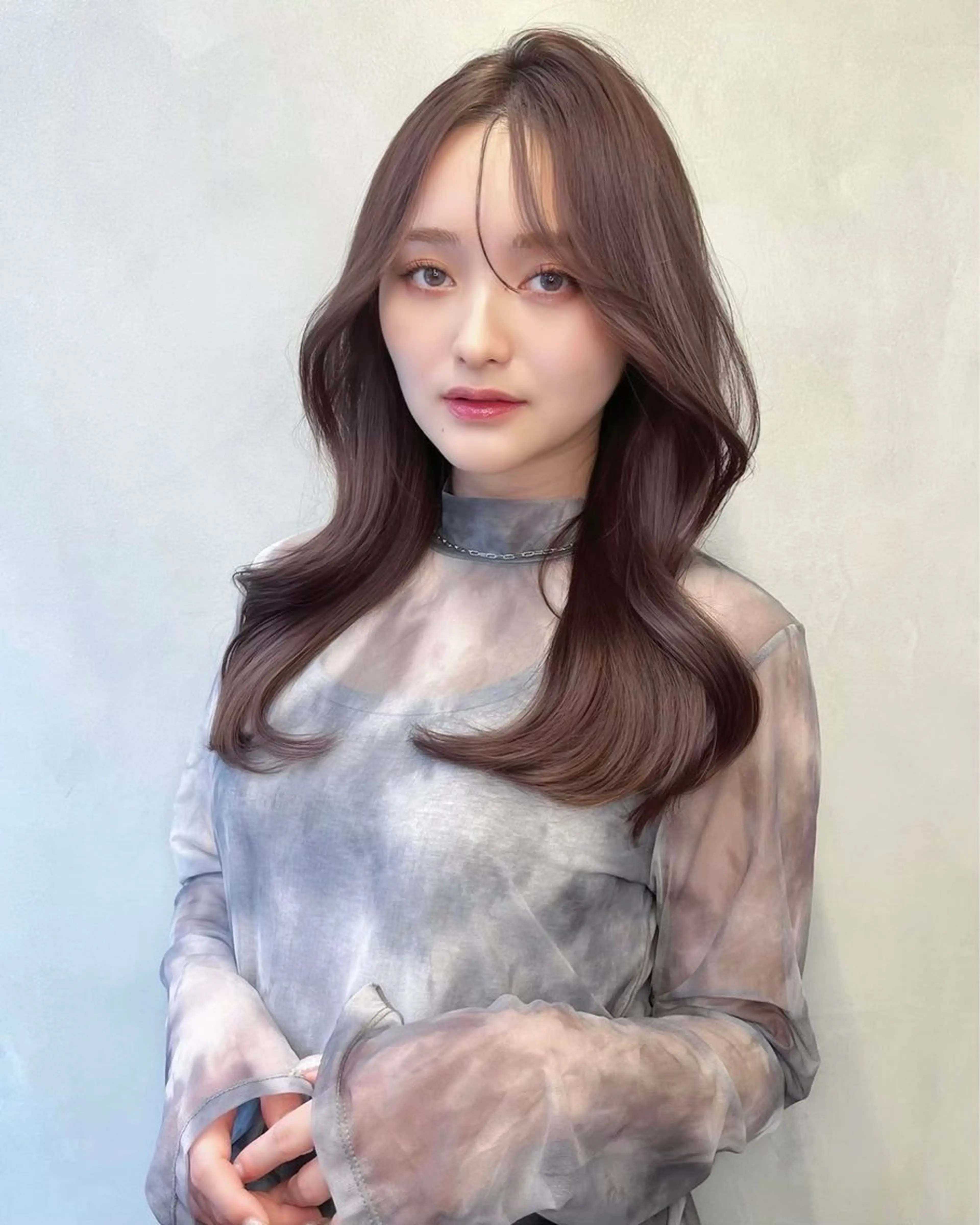 セミロング Lond profil 浦和所属・浦和/ハッシュカット /ウルフ/設樂彩乃のヘアスタイル