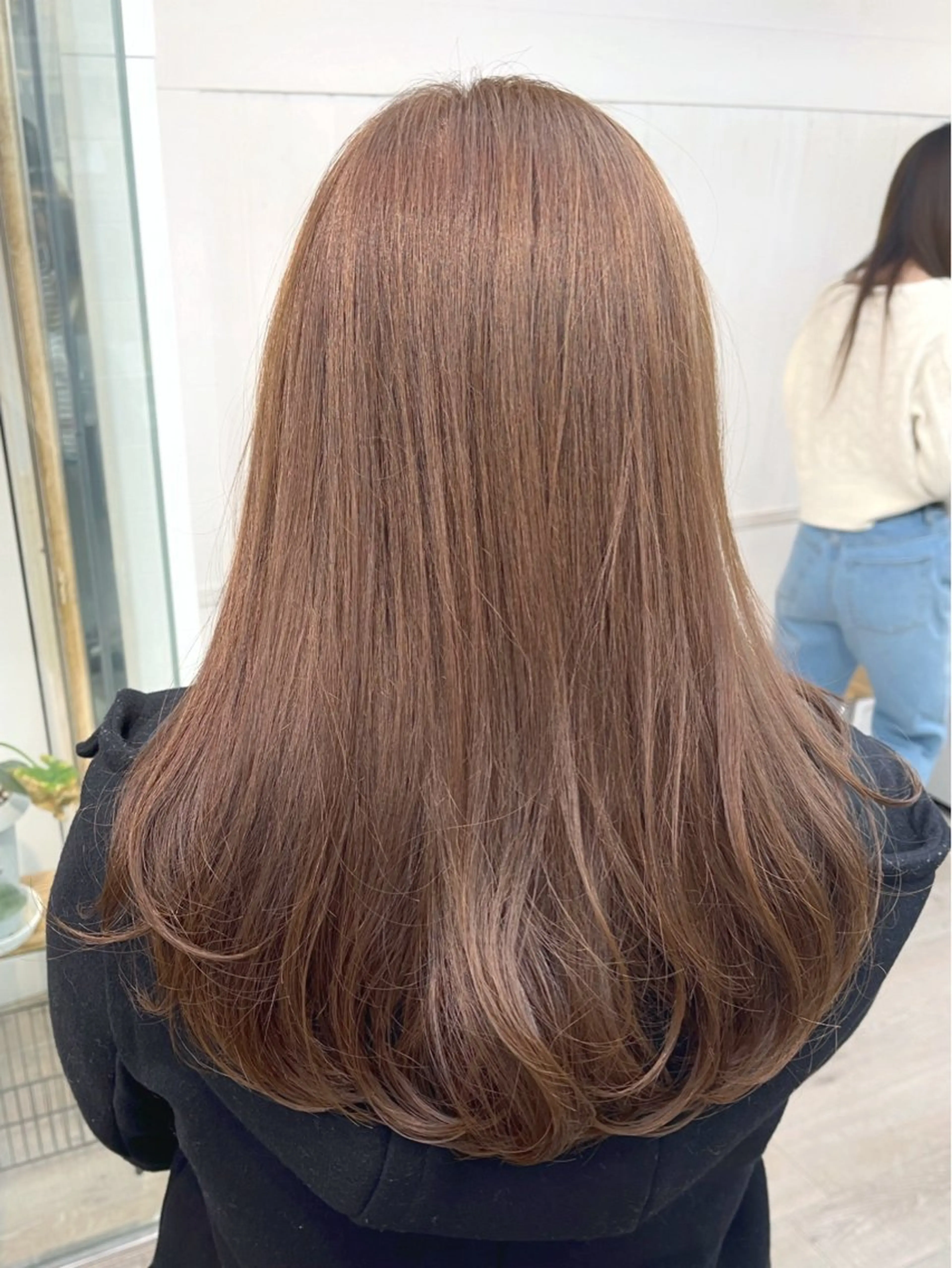 セミロング カラー パーマ ヘアアレンジ ブリーチ 透明感カラー ブリーチなしカラー カット ヘアカラー トリートメント ヘッドスパ ヘアセット ®️レイヤー/透明感 カラー/星野六三四のヘアスタイル