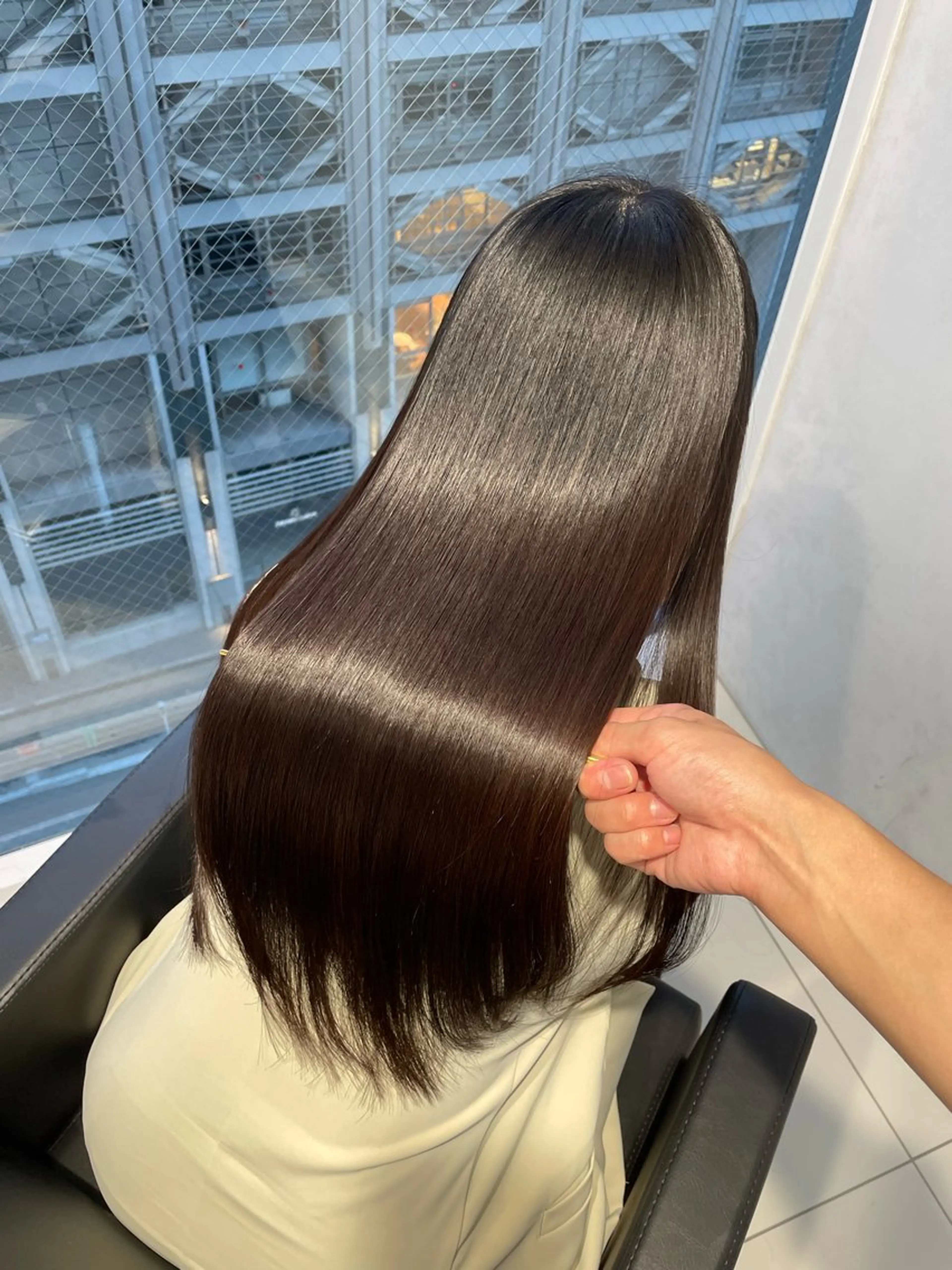 セミロング カット 縮毛矯正 トリートメント ヘッドスパ ✨髪質改善✨美髪 矯正🫧小泉のヘアスタイル