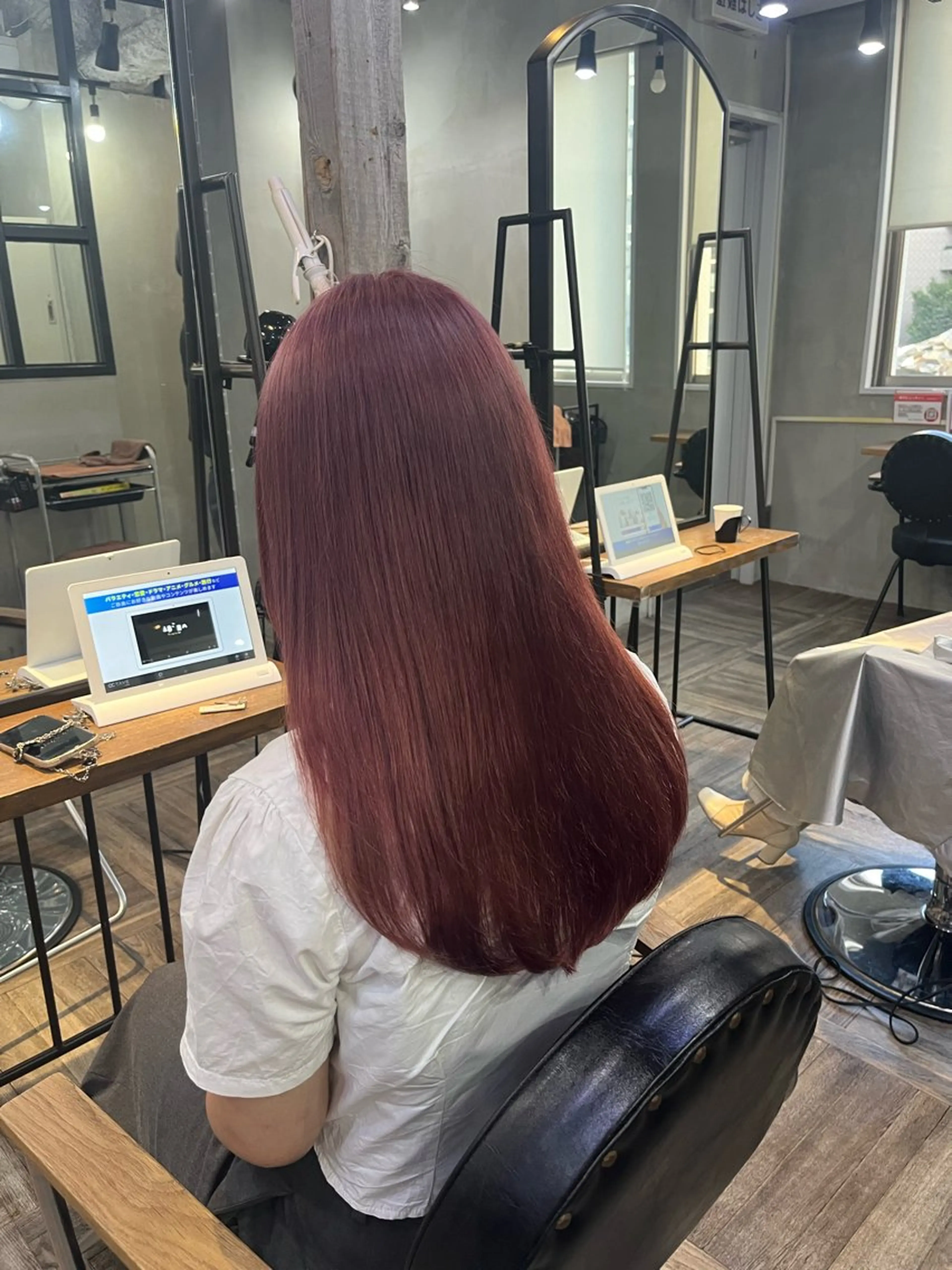 カラー ブリーチ ラベンダーカラー ラベンダーピンク ピンクカラー 村本 優依のヘアスタイル