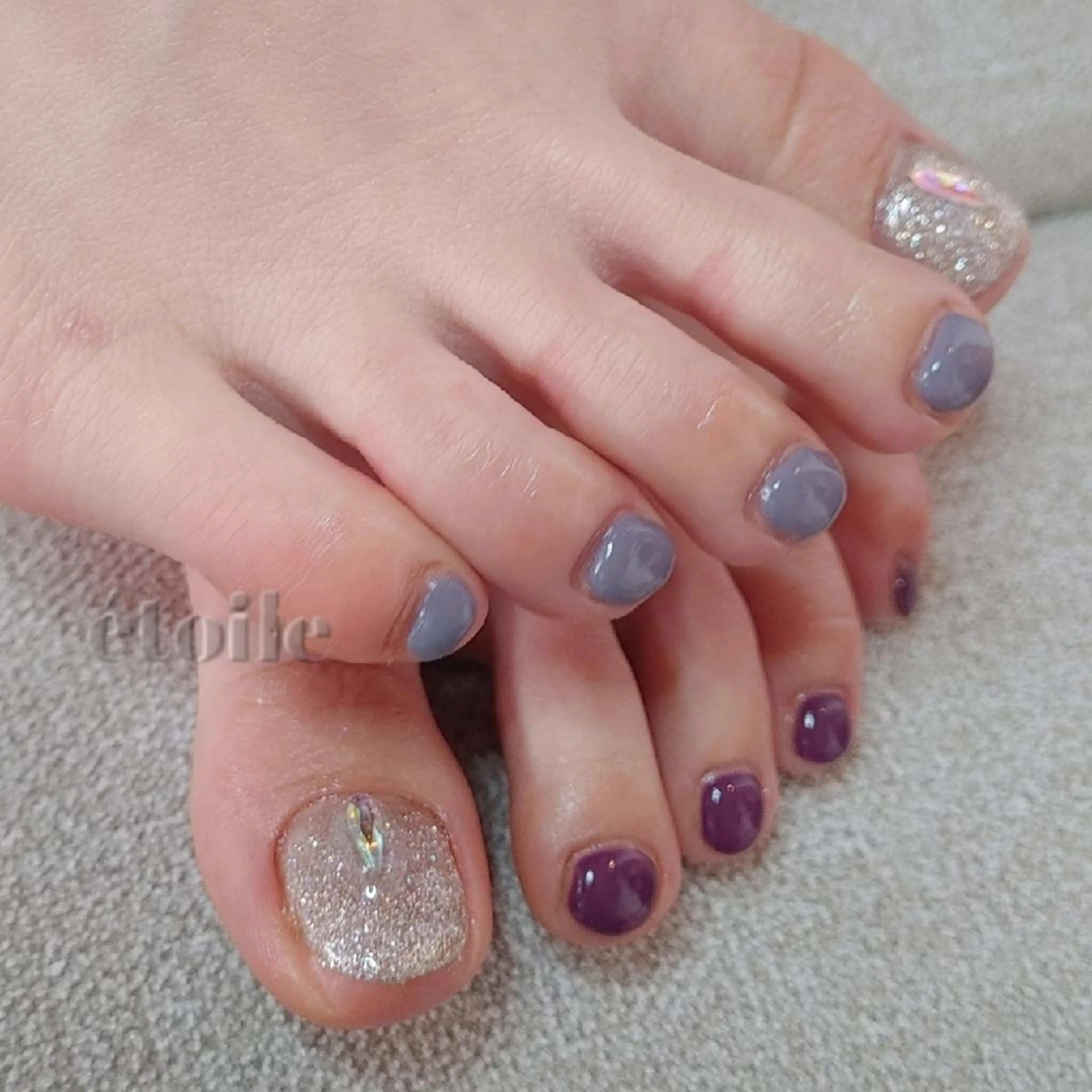 👣フット off+ワンカラーの写真