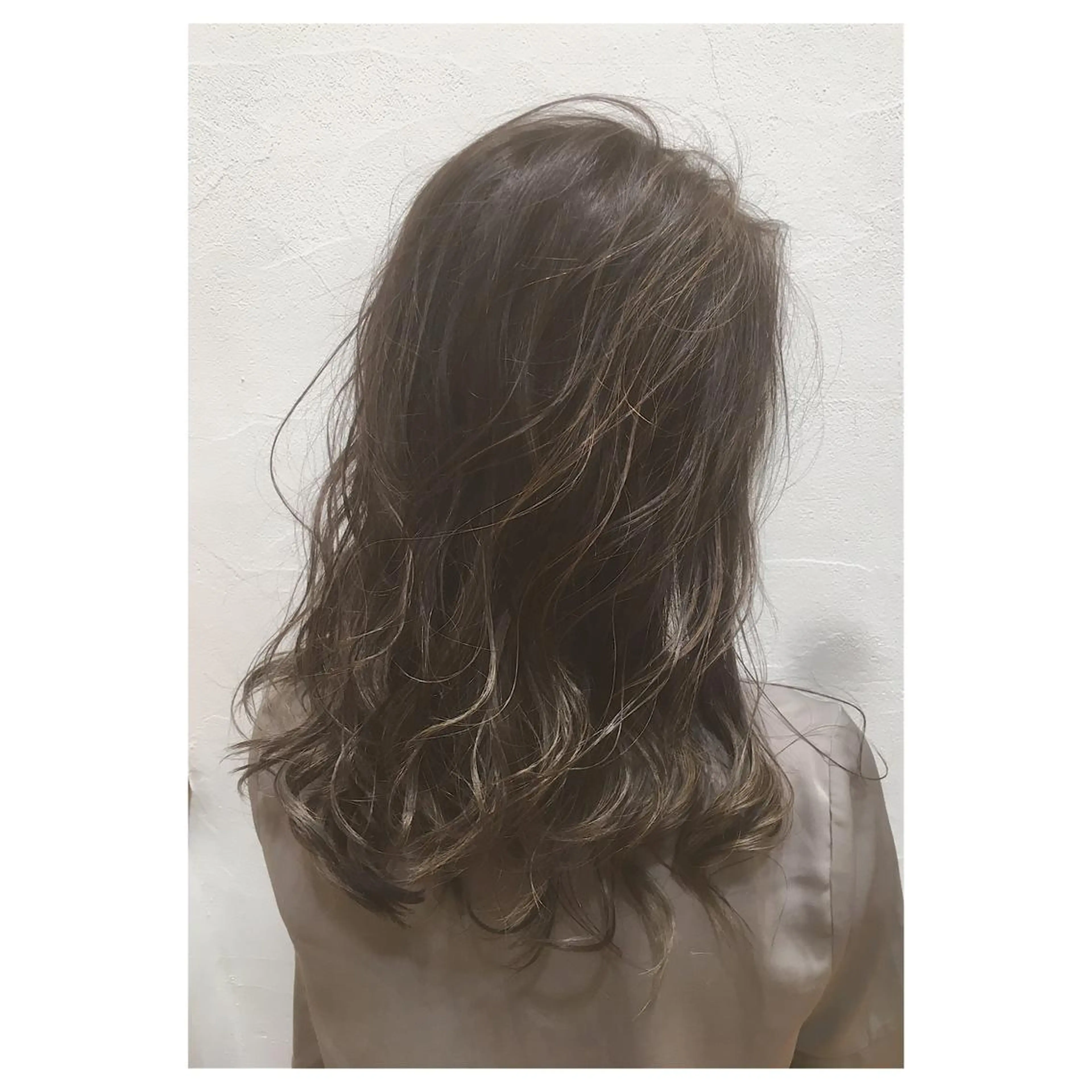 セミロング カラー グラデーションカラー グレージュ カットが得意 🫧ショートボブ🫧のヘアスタイル