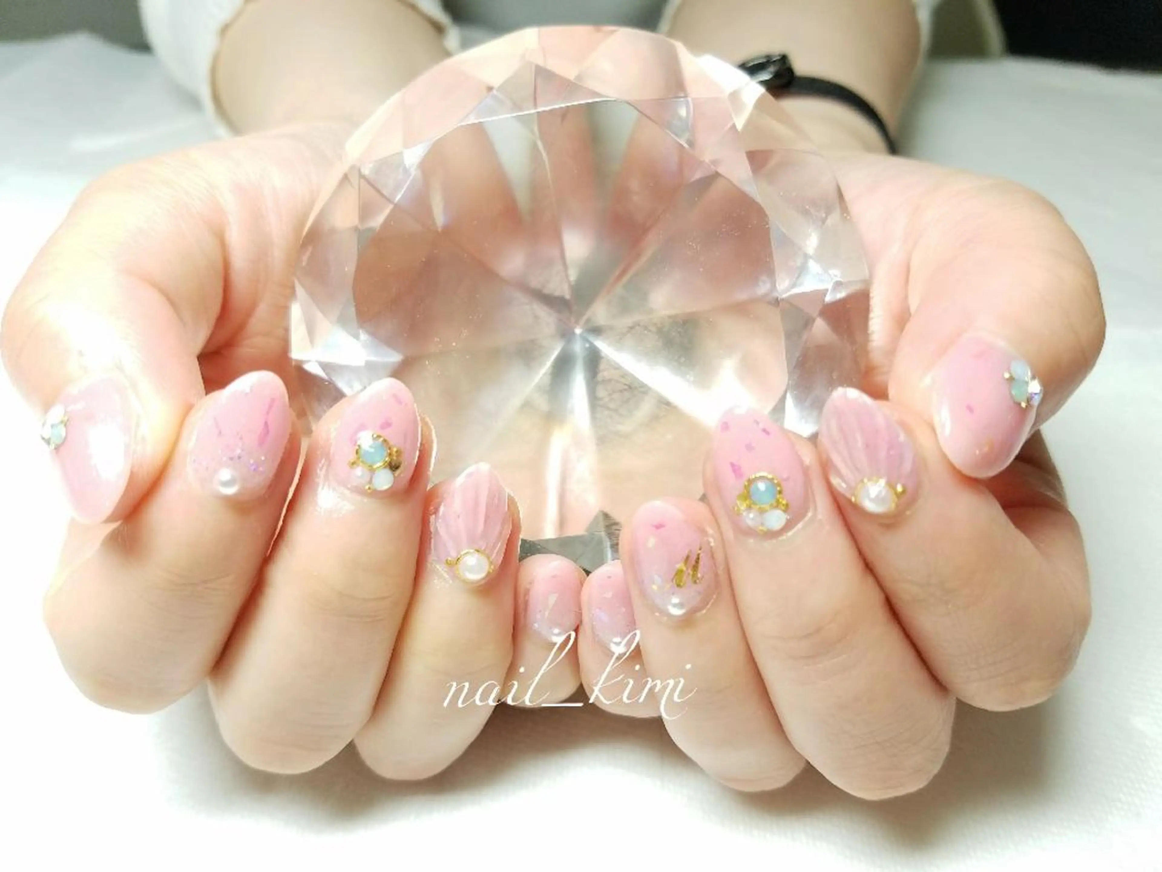 ネイル アートネイル ホログラムネイル ワンカラーネイル ストーンネイル ConneQt所属・ETHOSENSE. kimikaのネイルデザイン