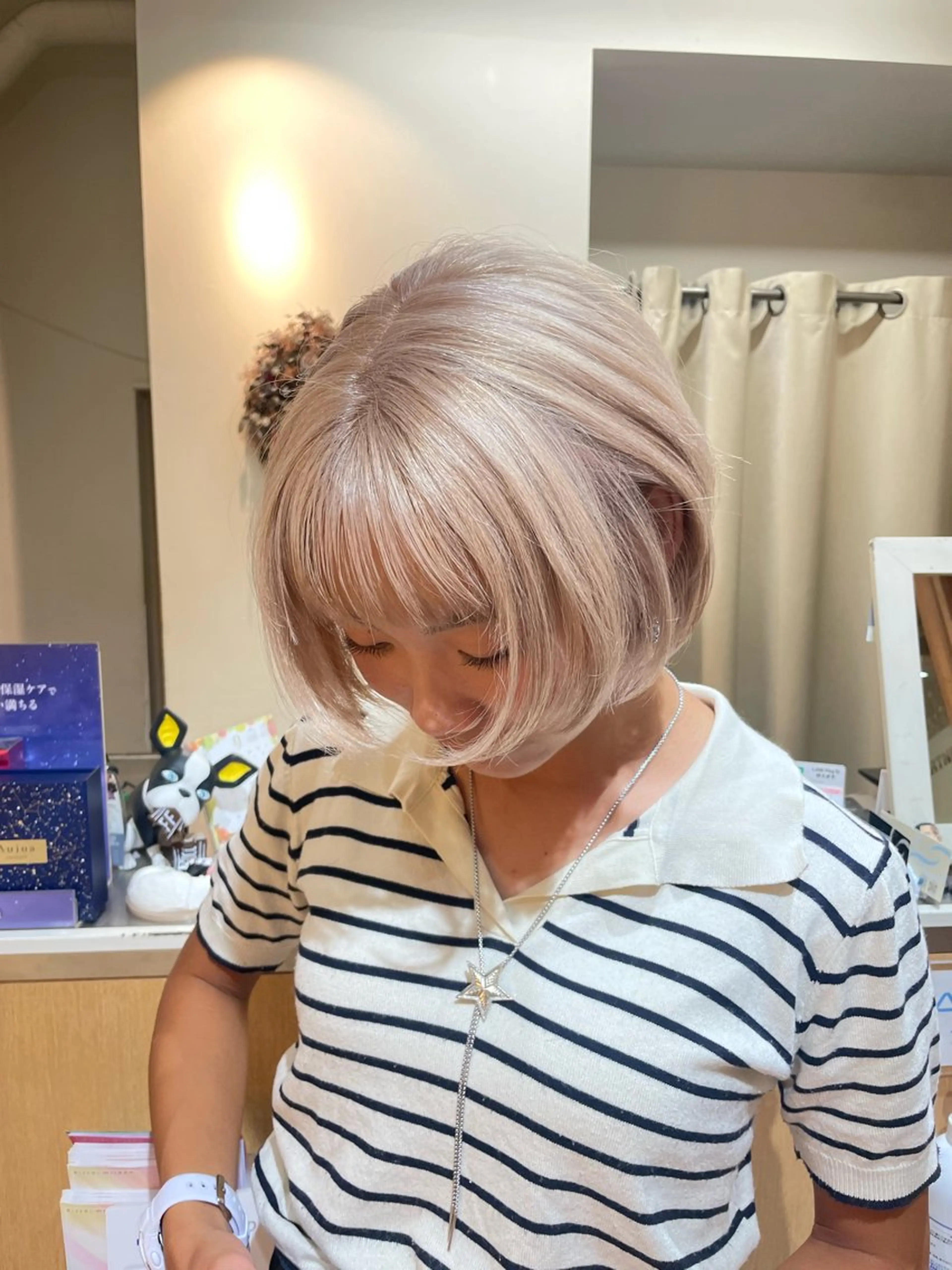 カラー ベージュカラー ブリーチ ホワイトベージュ YOHA HAIR PARTNER【ヨハ ヘア パートナー】所属・山本 かずなのヘアスタイル