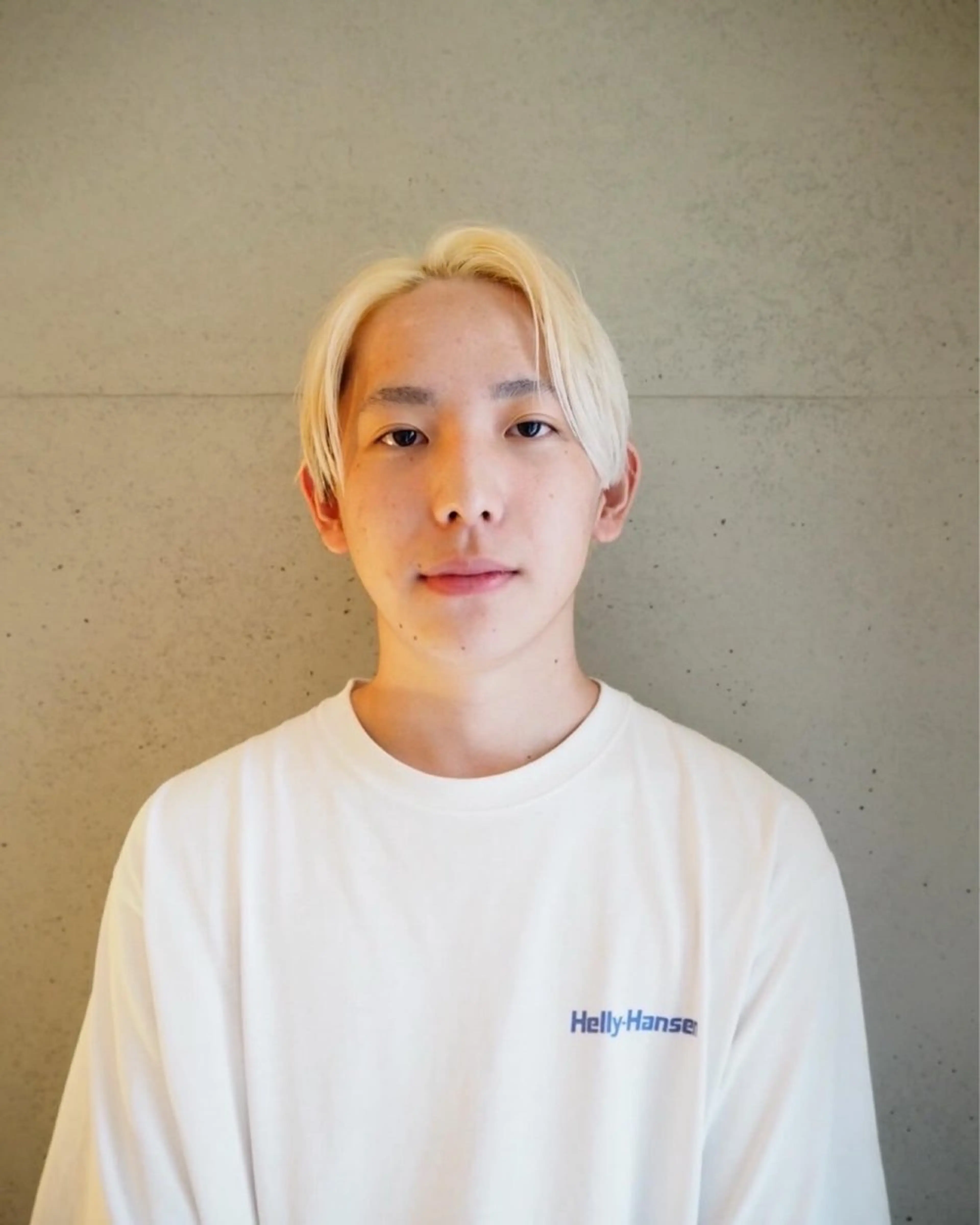 ショート カラー ブリーチ 抜きっぱなしブロンド ブロンド ホワイトブロンド カット ヘアカラー トリートメント マツダテホノカ🌼 ボブ・ハイトーン🌼のヘアスタイル