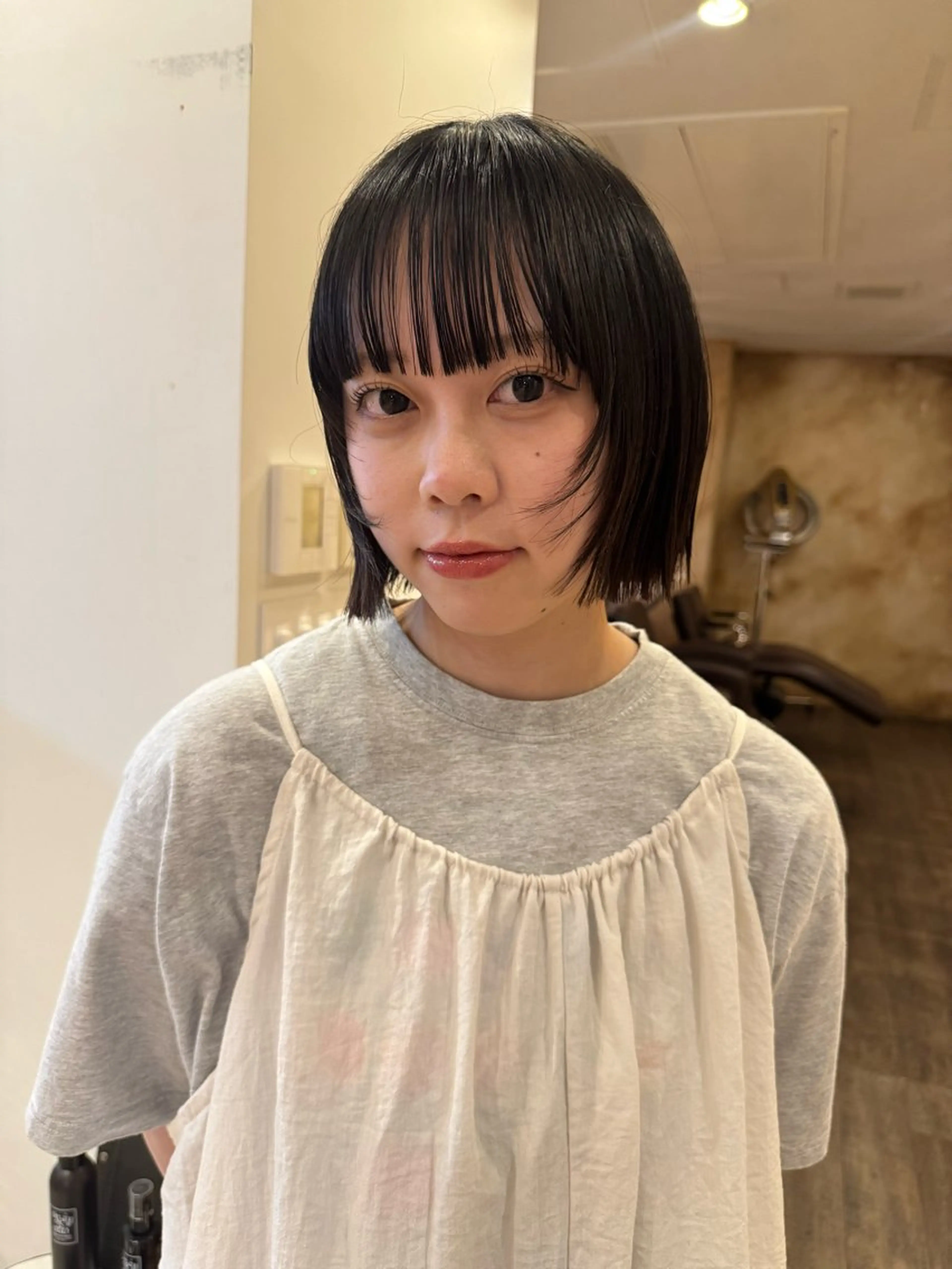 ショート 顔周りカット レイヤーカット lot Karen / 心斎橋のヘアスタイル