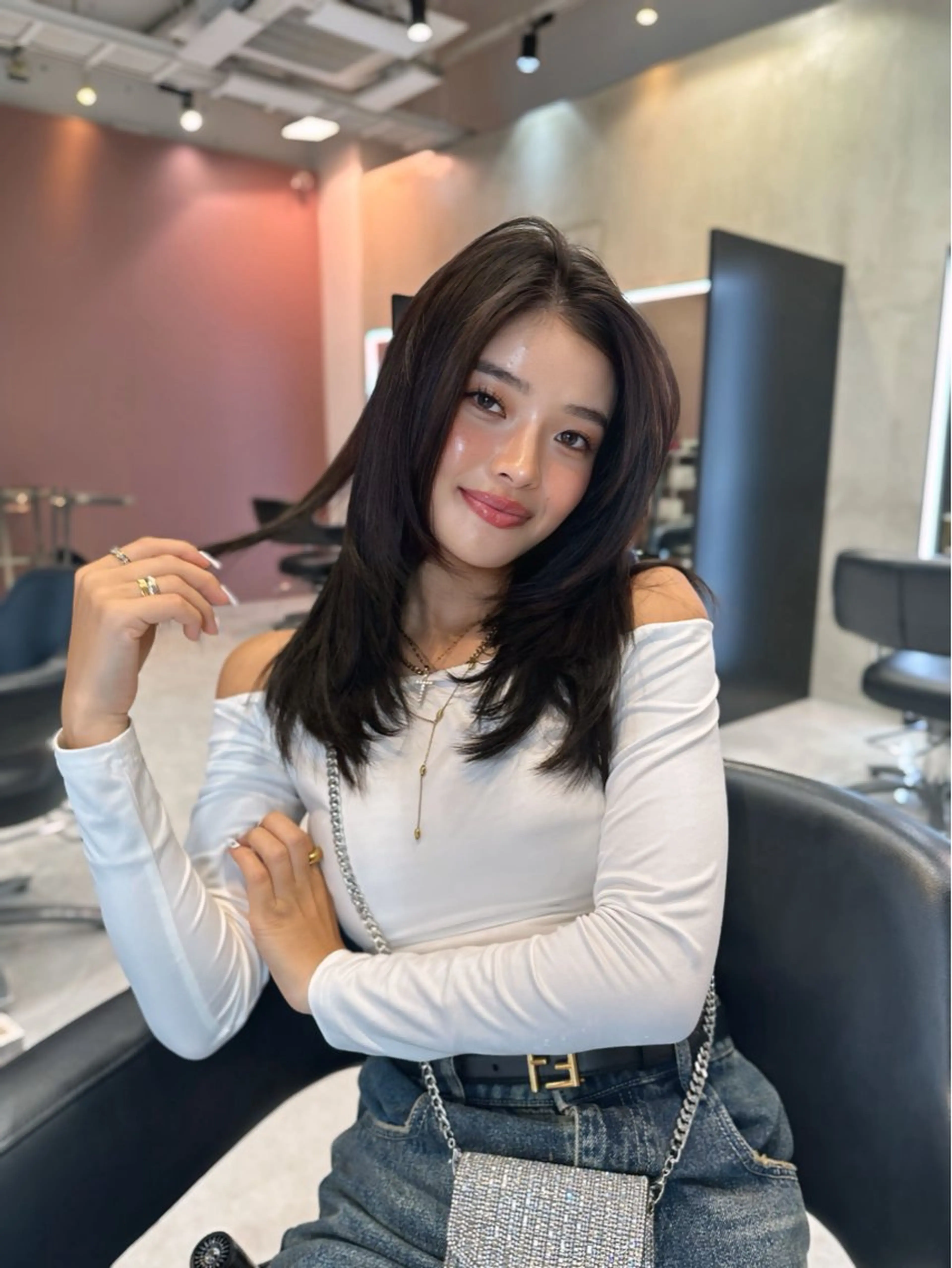 ミディアム カラー カット ヘアカラー トリートメント 韓国レイヤー 似合わせカラーのヘアスタイル