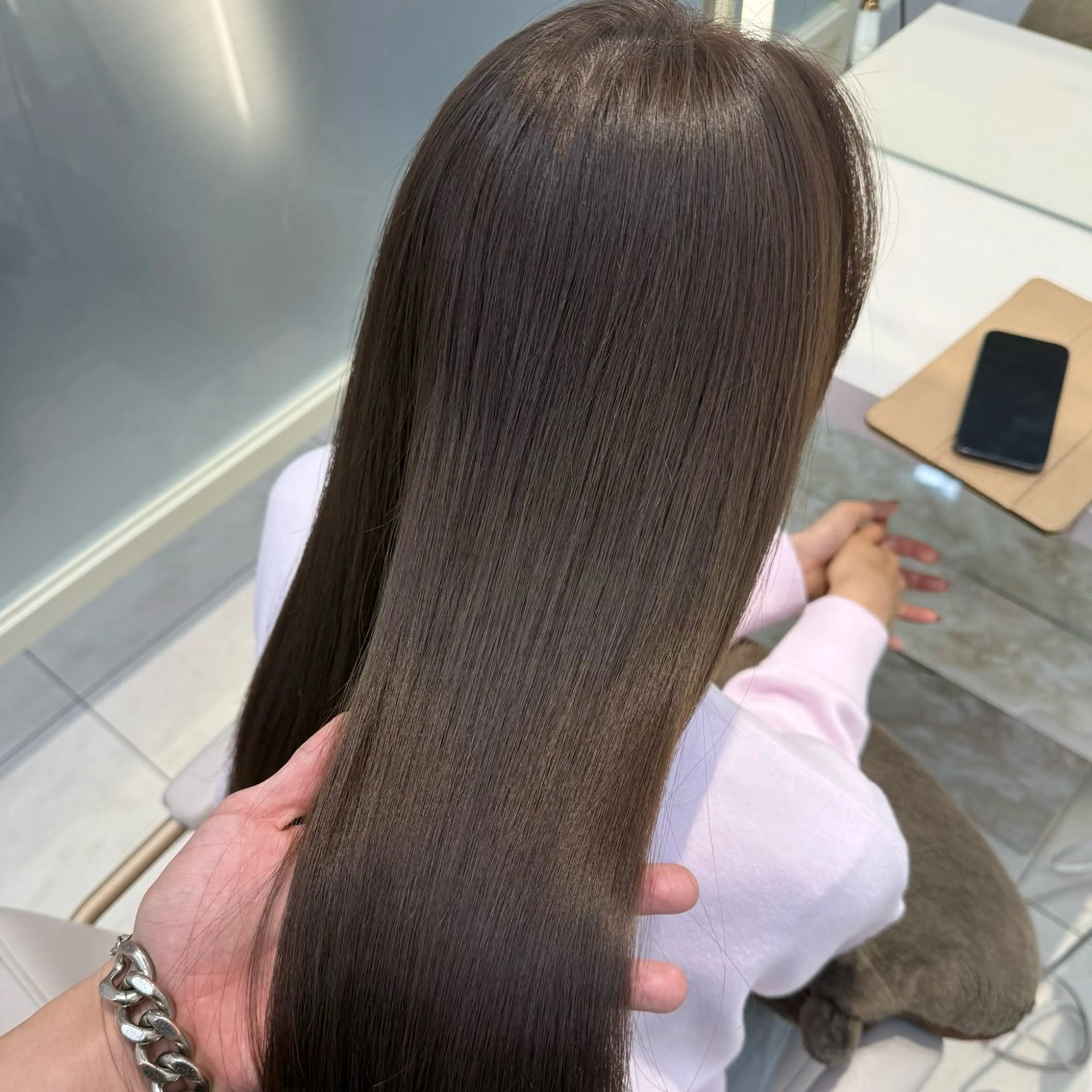 セミロング カラー カット ヘアカラー トリートメント 似合わせレイヤー 透明感カラーのヘアスタイル