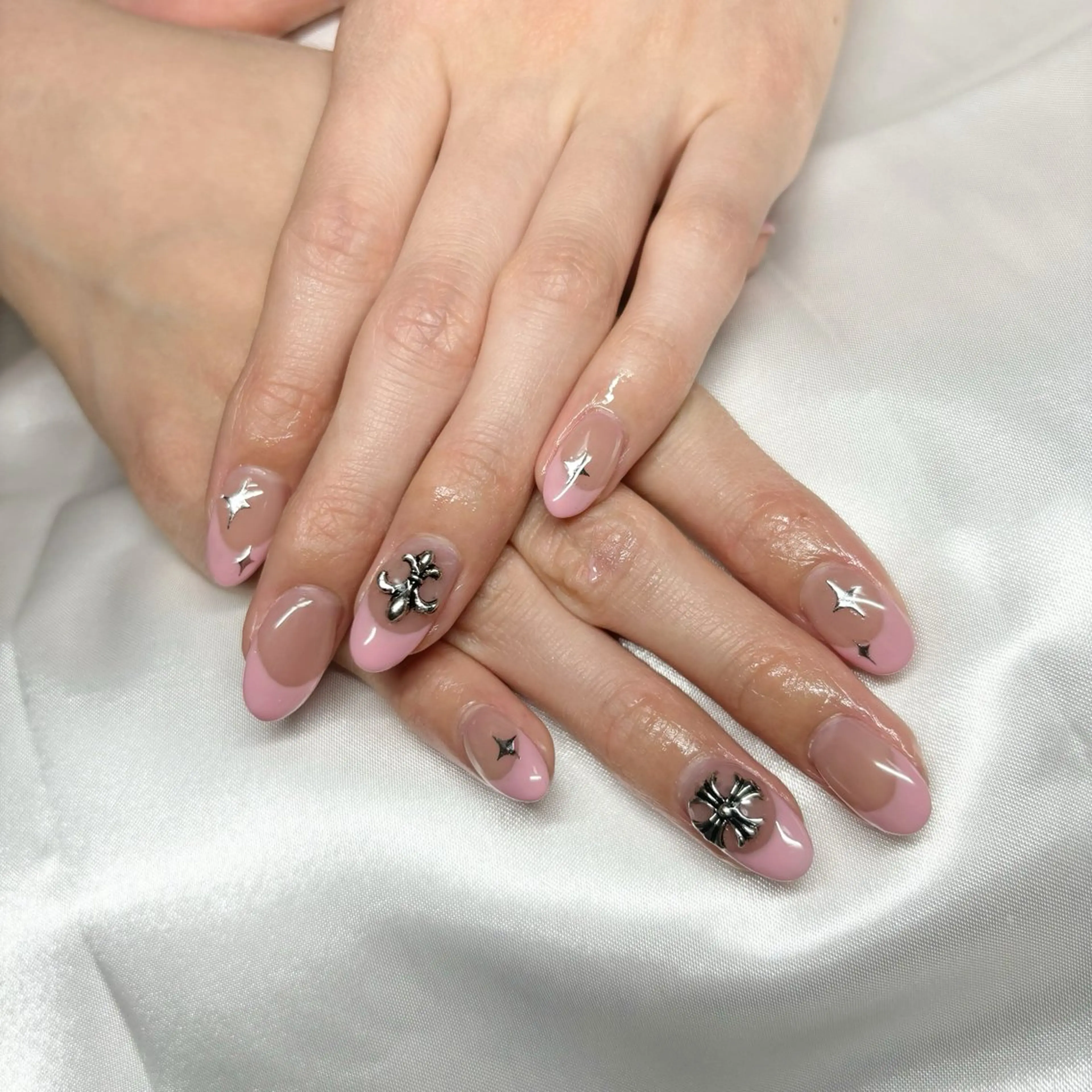 ネイル フレンチネイル ハンドネイル nail salon Ecrin所属・前島 稀歩のネイルデザイン