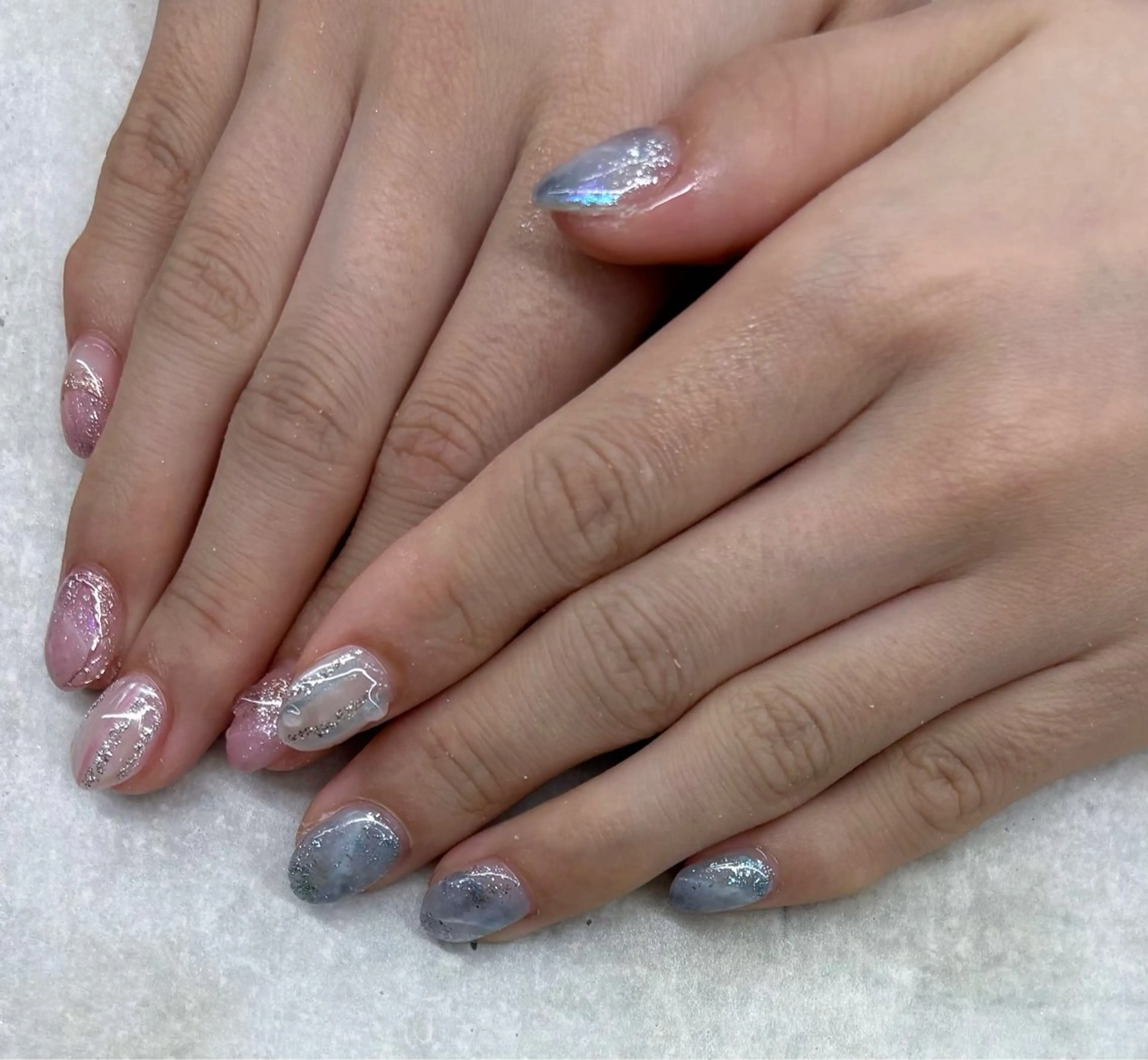 ネイル *RAIMU* HOLOGRAMのネイルデザイン