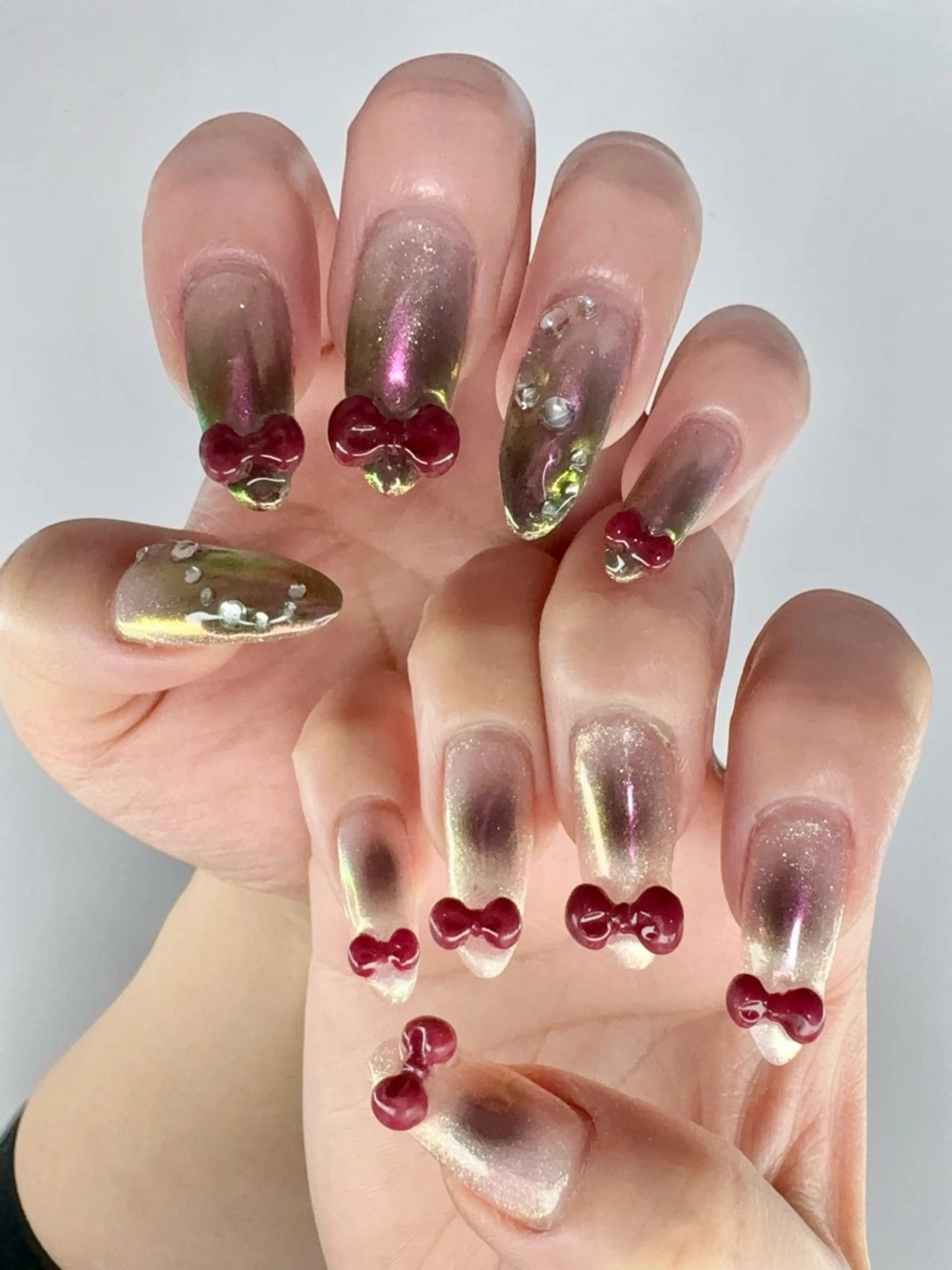 ネイル フットネイル ジェルネイル ラメ(グリッター) マグネットネイル ミラーネイル ハンドネイル ハンドケア ♡Bivi♡自爪に 優しいネイルサロンのネイルデザイン