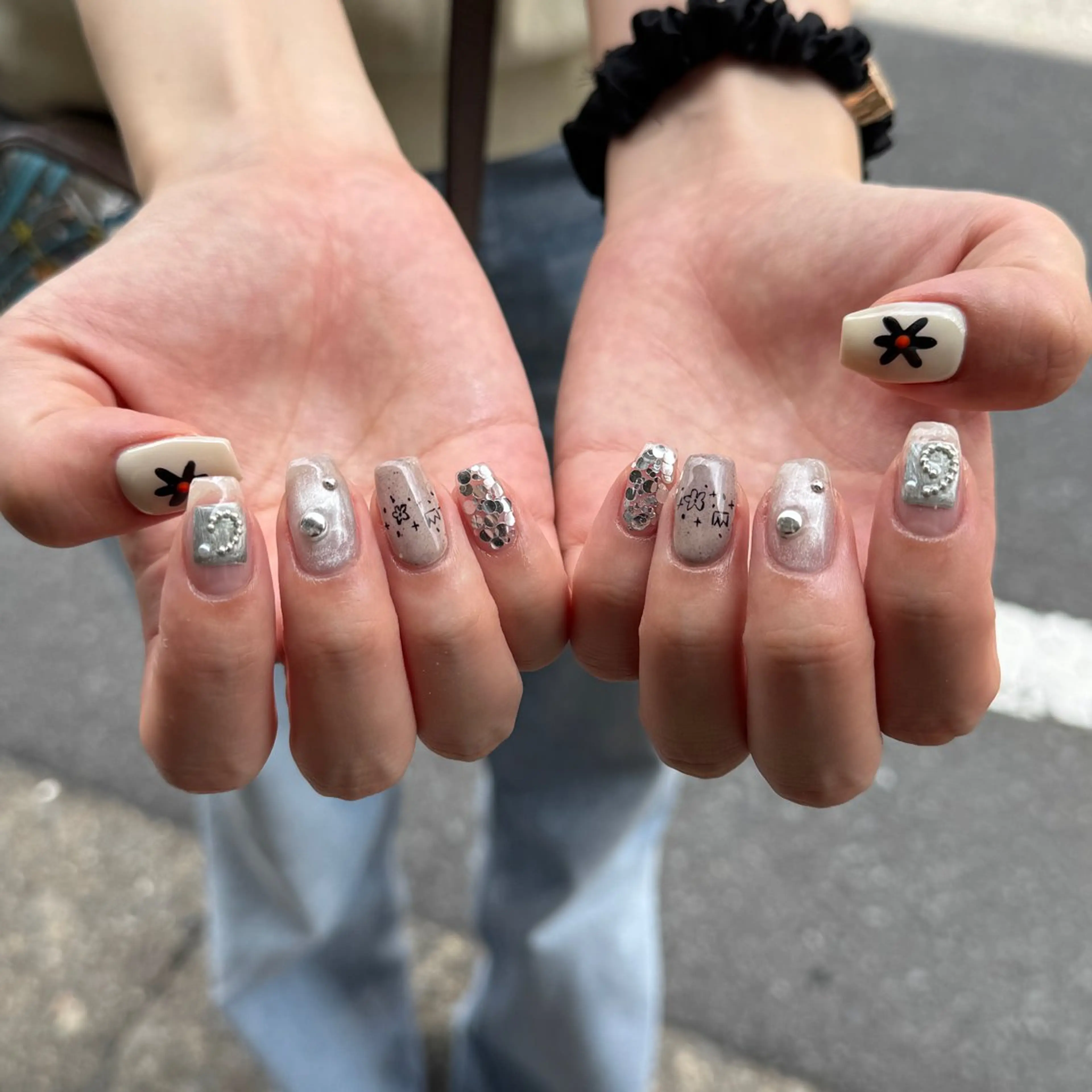 ネイル ハンドネイル 𝐫𝐚𝐢 𝐧𝐚𝐢𝐥の眉毛・アイブロウイメージ