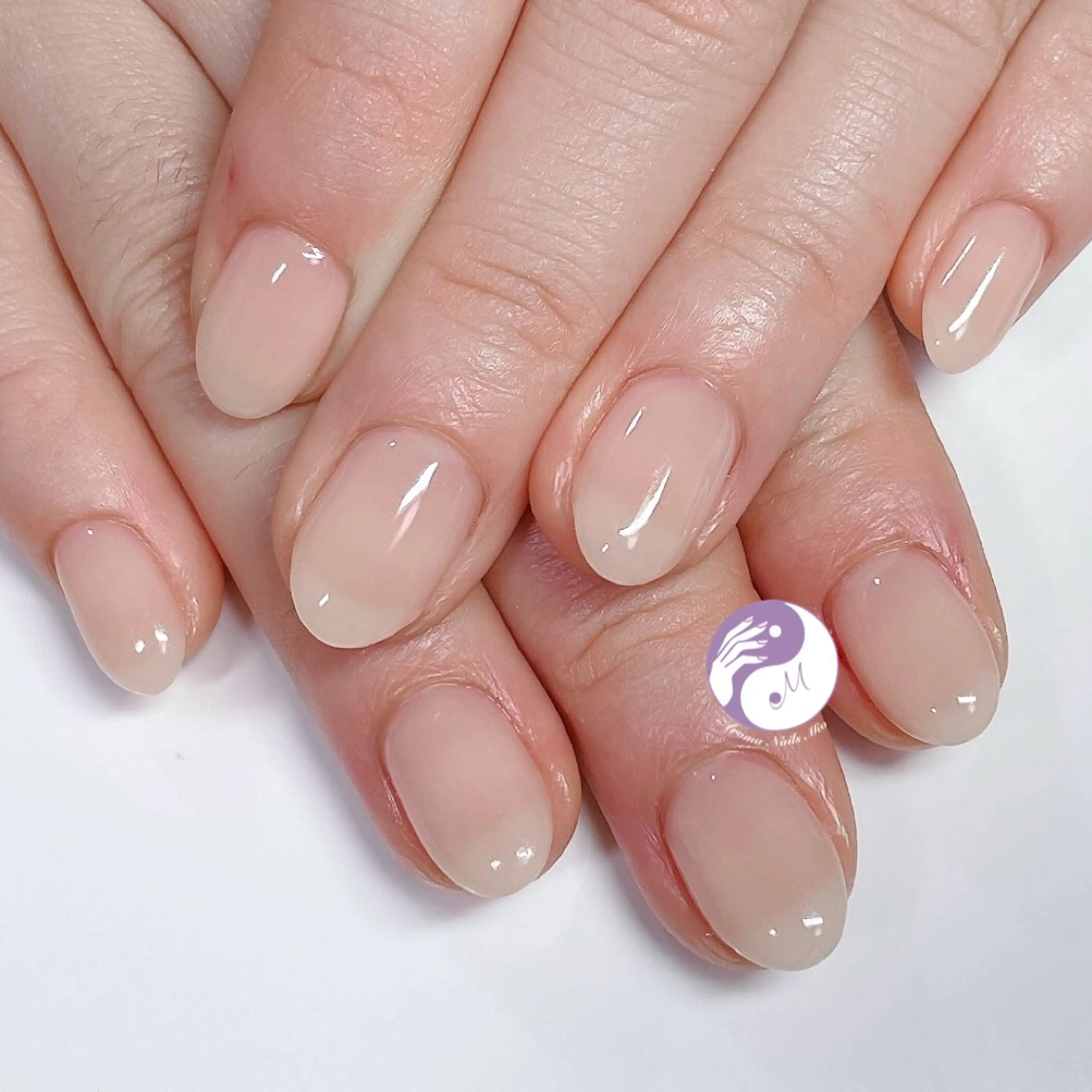 ネイル ジェルネイル ワンカラーネイル 赤色 .Nails Mio 赤羽西ネイルサロンのネイルデザイン