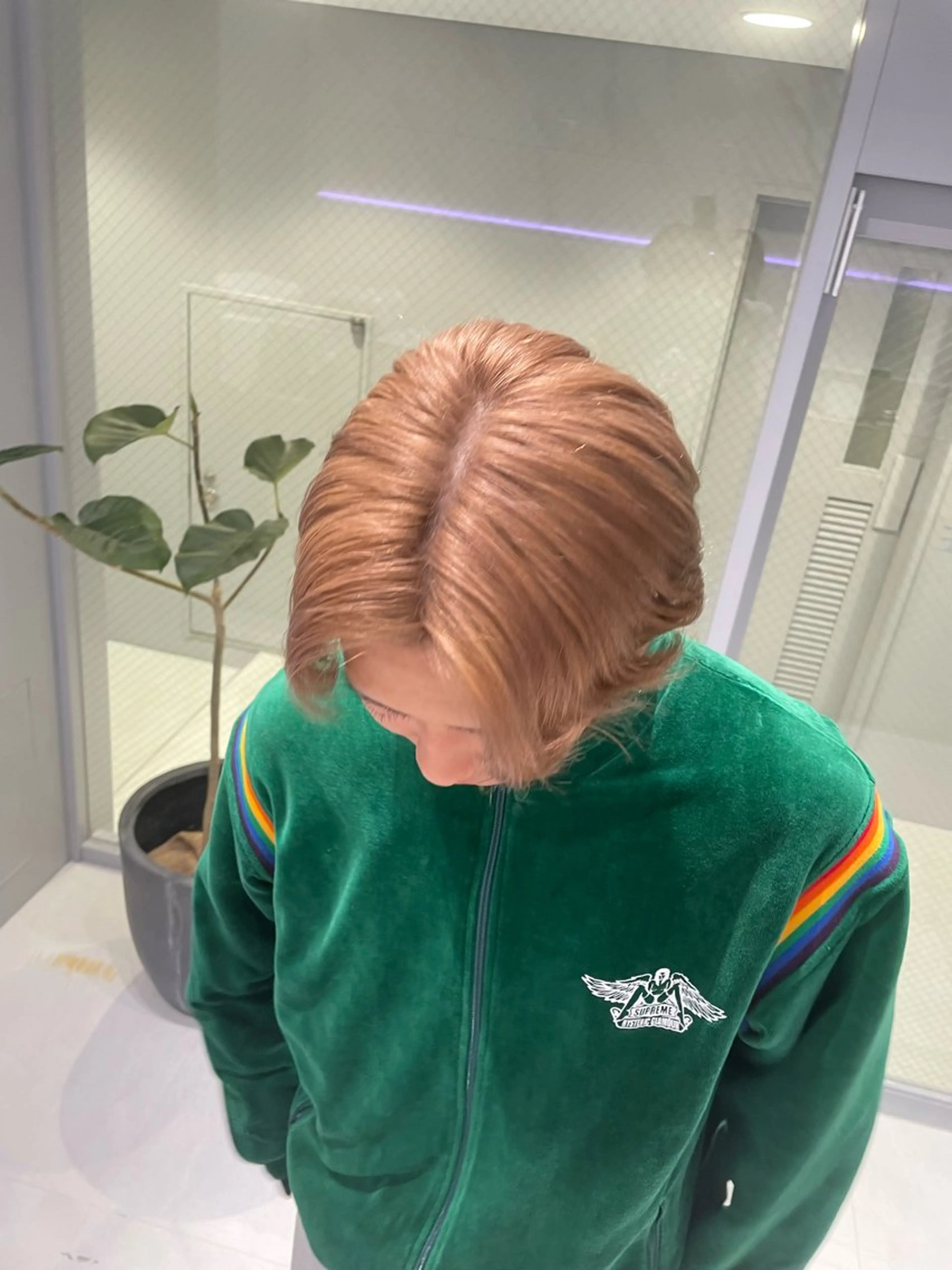 ショート カラー ベージュカラー ミルクティーベージュ ヘアカラー トリートメント 菜々🫧新宿 透明感ケアブリーチのヘアスタイル