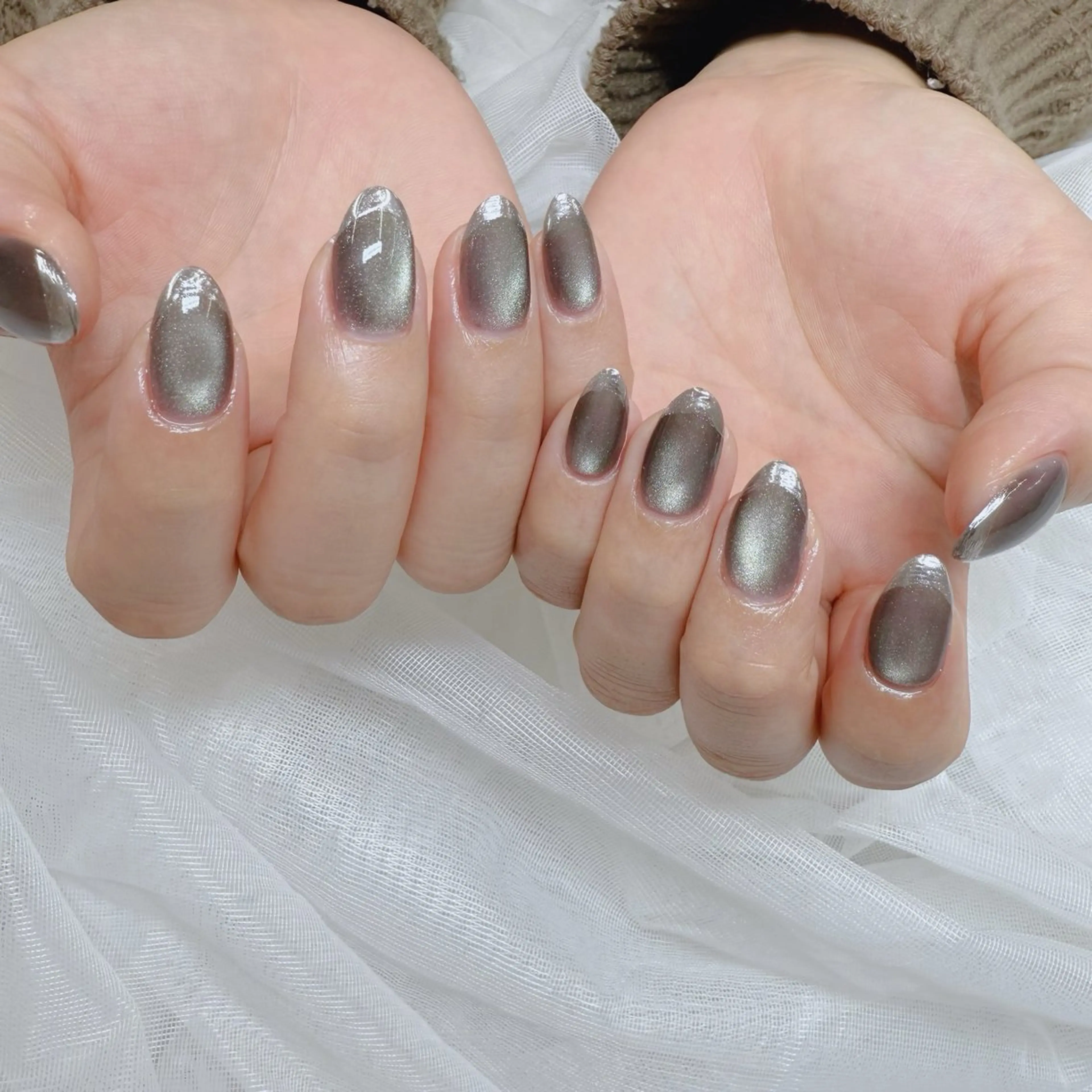 ネイル フレンチネイル ミラーネイル シルバー ハンドネイル Amie NAILのネイルデザイン