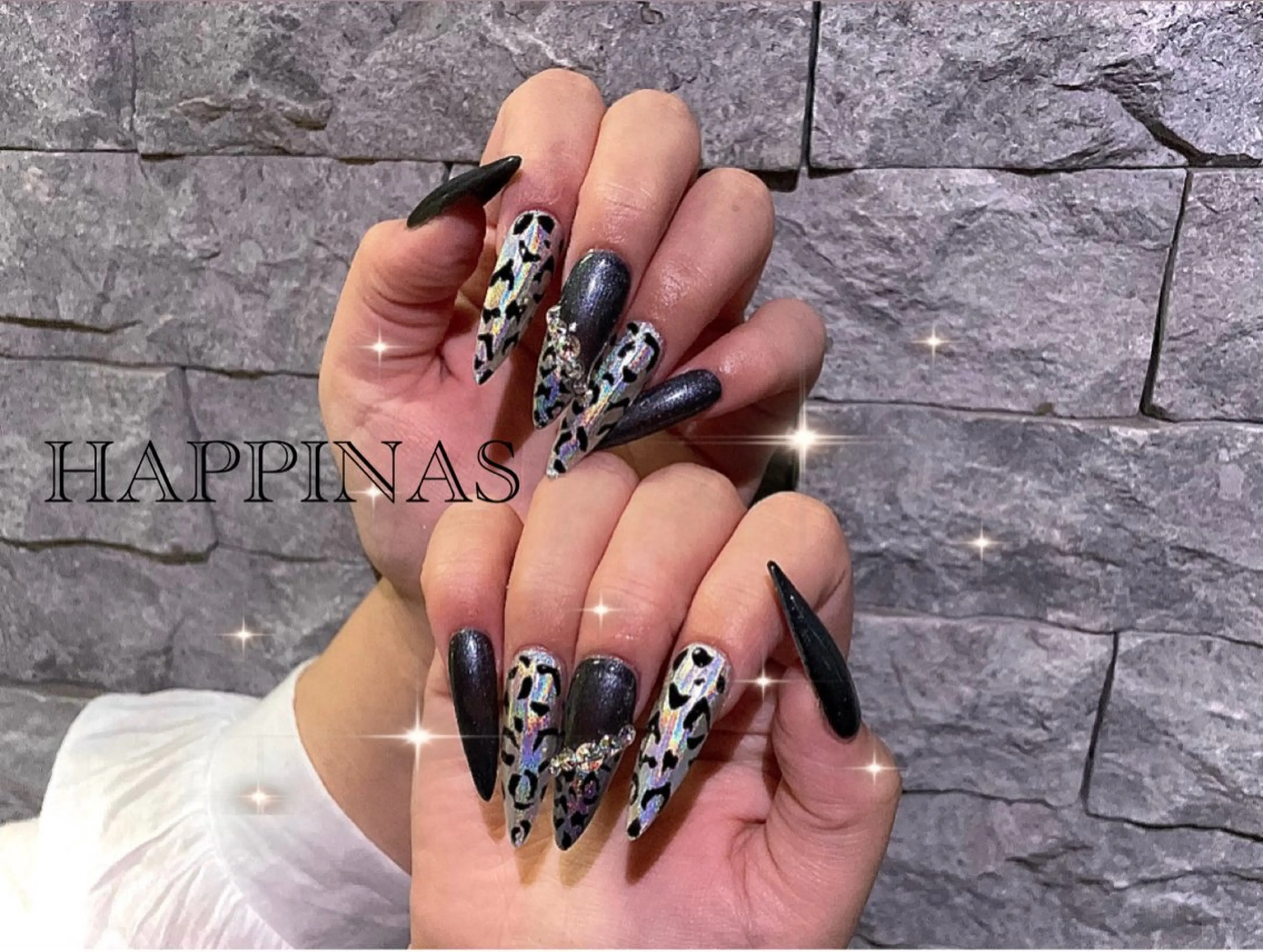 ネイル アニマル柄 ロングネイル ミラーネイル スカルプネイル シルバー ハンドネイル HAPPINAS Jrネイリスト💅のネイルデザイン