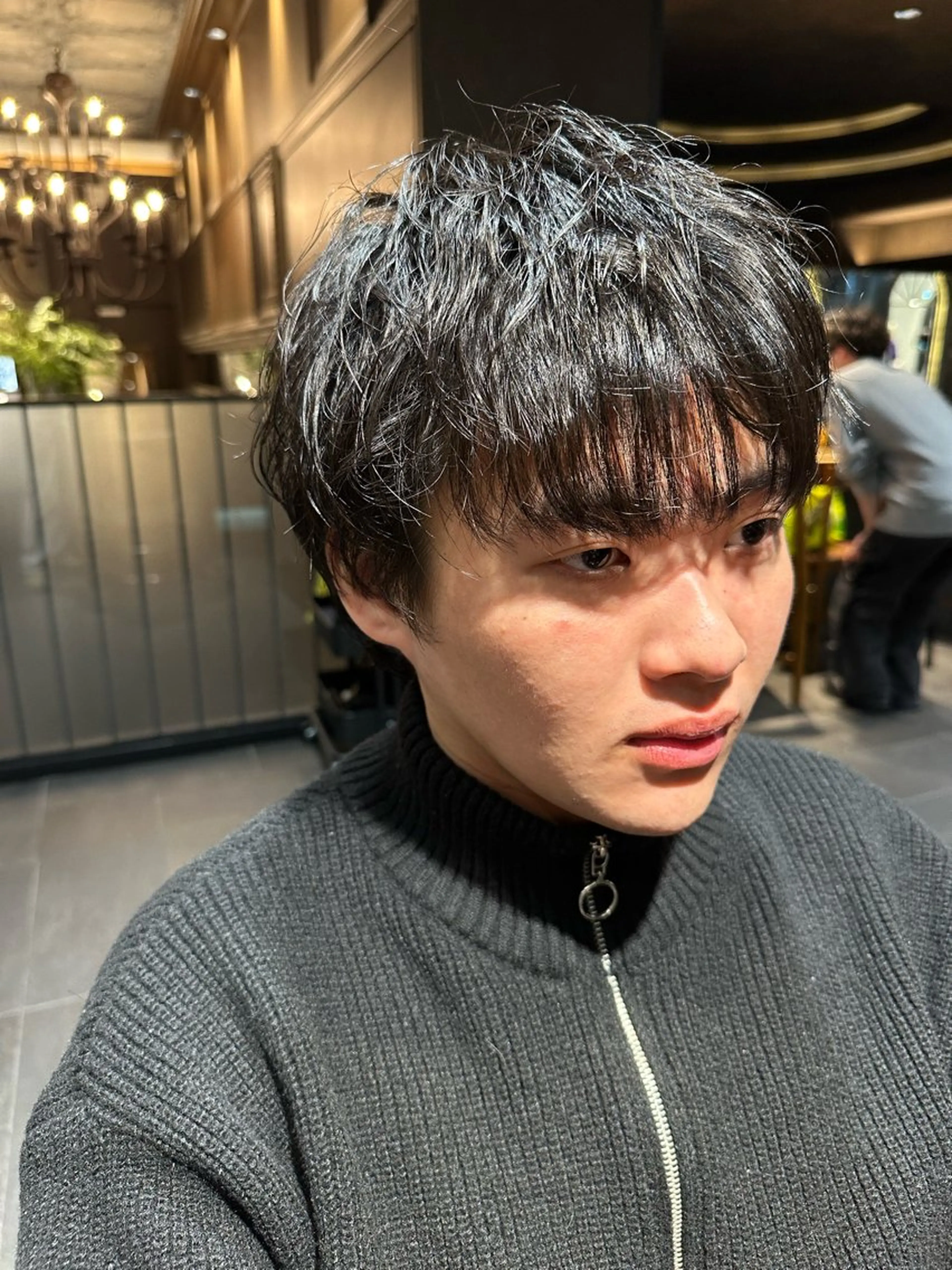 メンズ カット パーマ 齊藤政太 顔周り カット 透明感カラーのヘアスタイル