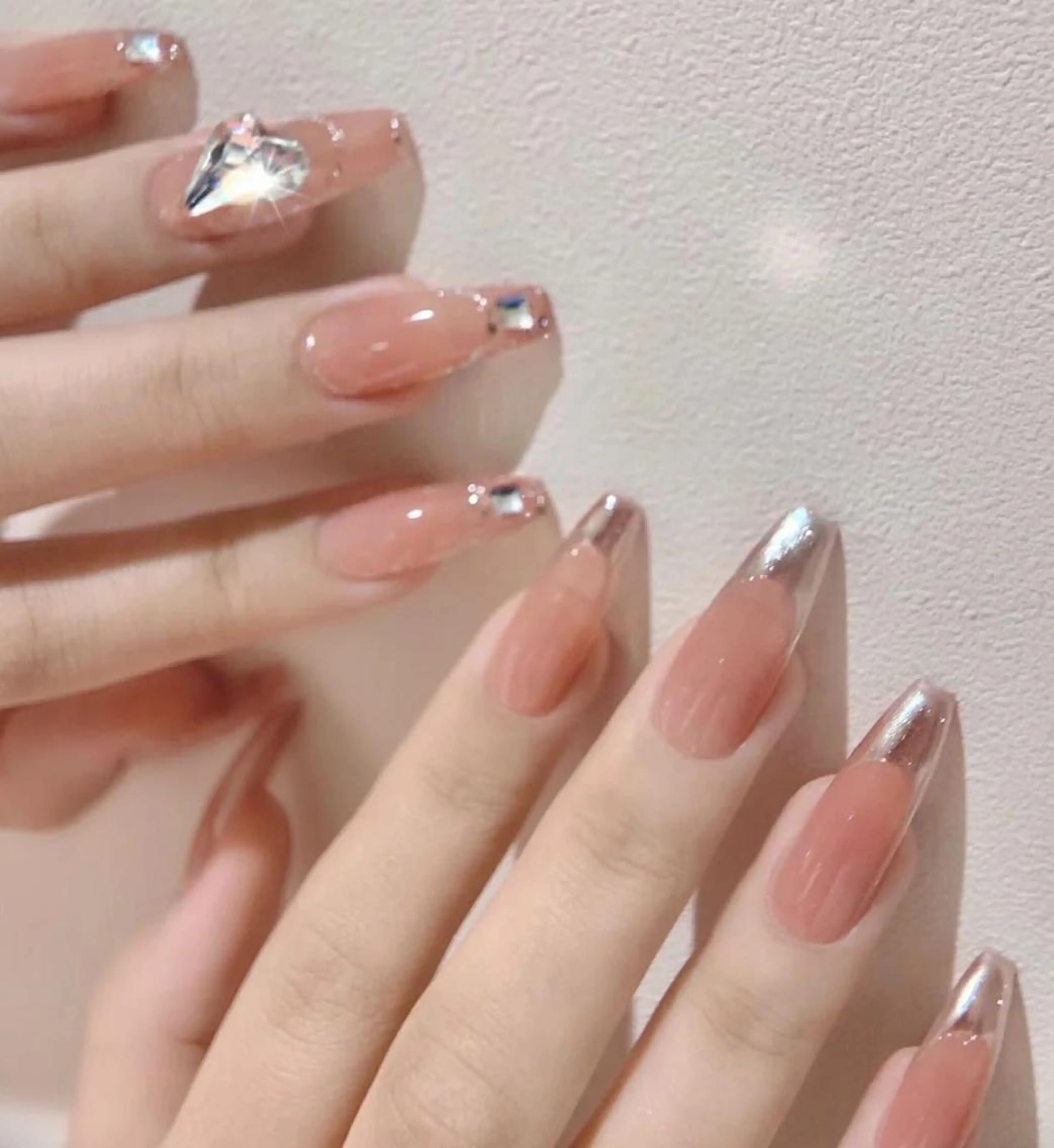 ネイル アートネイル 長さ出し ネイルチップ Queens マオのネイルデザイン