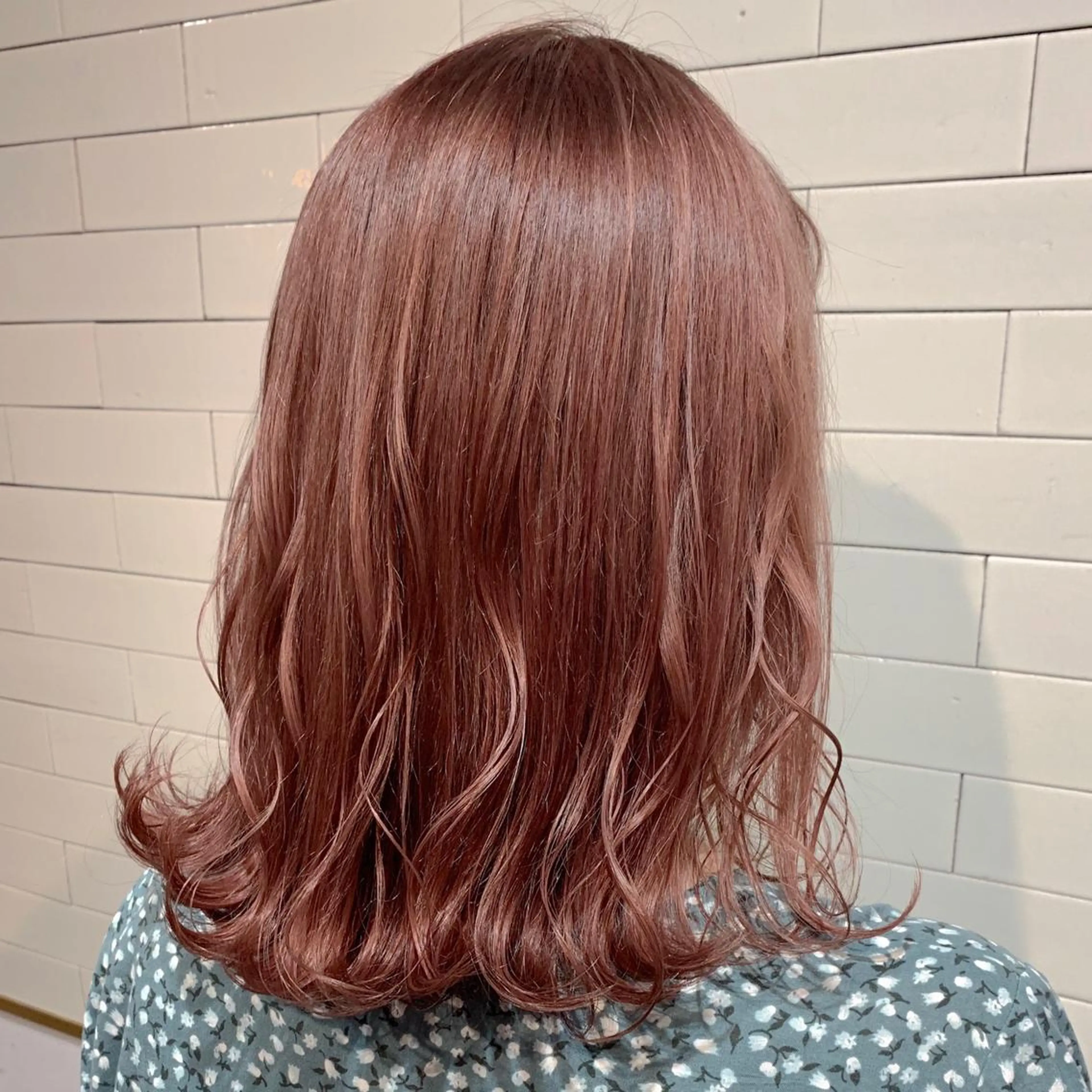 ミディアム カラー ベージュカラー ブリーチ ケアブリーチ ピンクカラー ピンクベージュ 🦋レイヤーカット ミドリカワ🦋のヘアスタイル