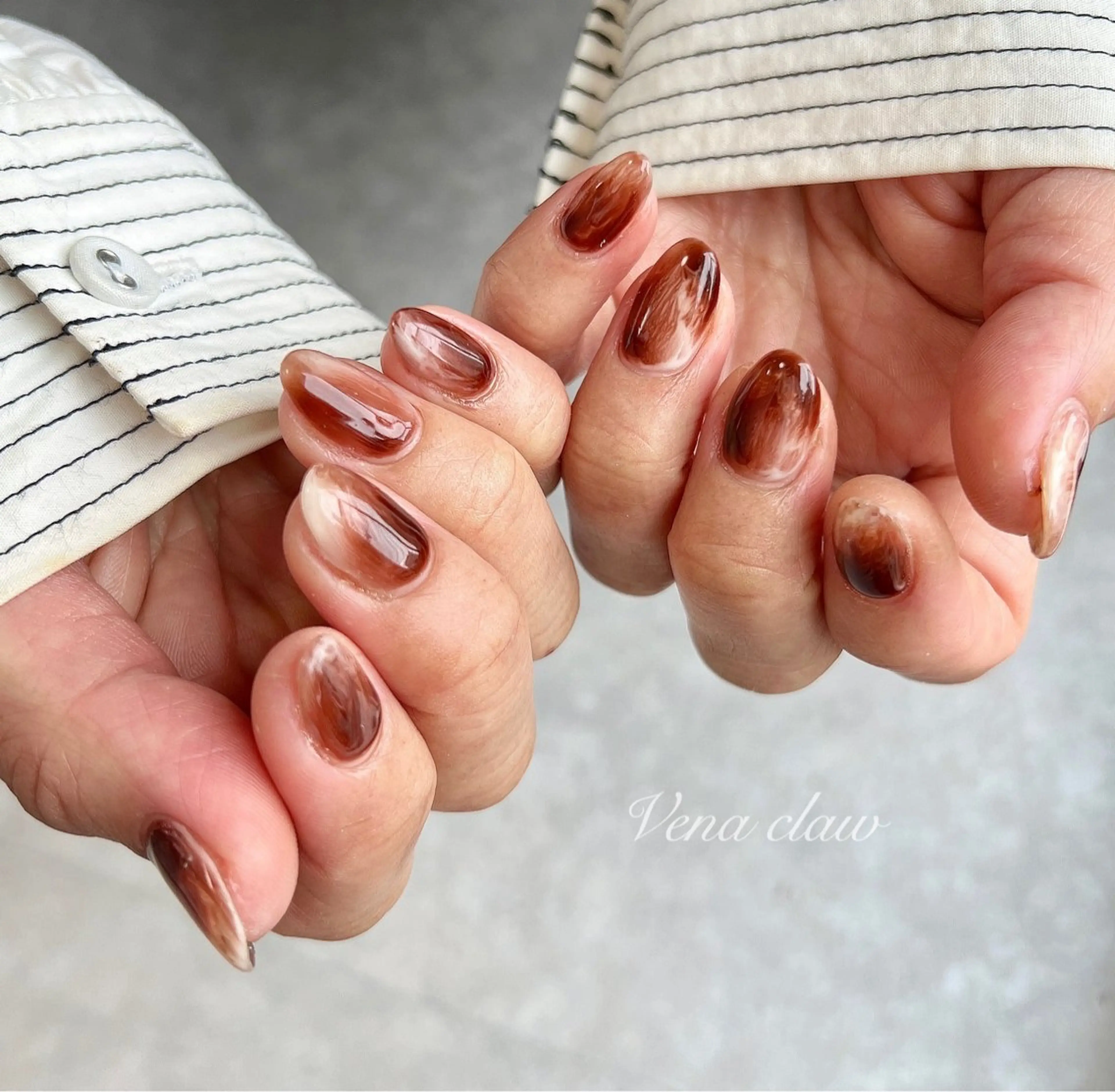 ネイル ブラウン ホワイト Vena claw〜ヴィーナクロウ〜所属・Vena clawのネイルデザイン