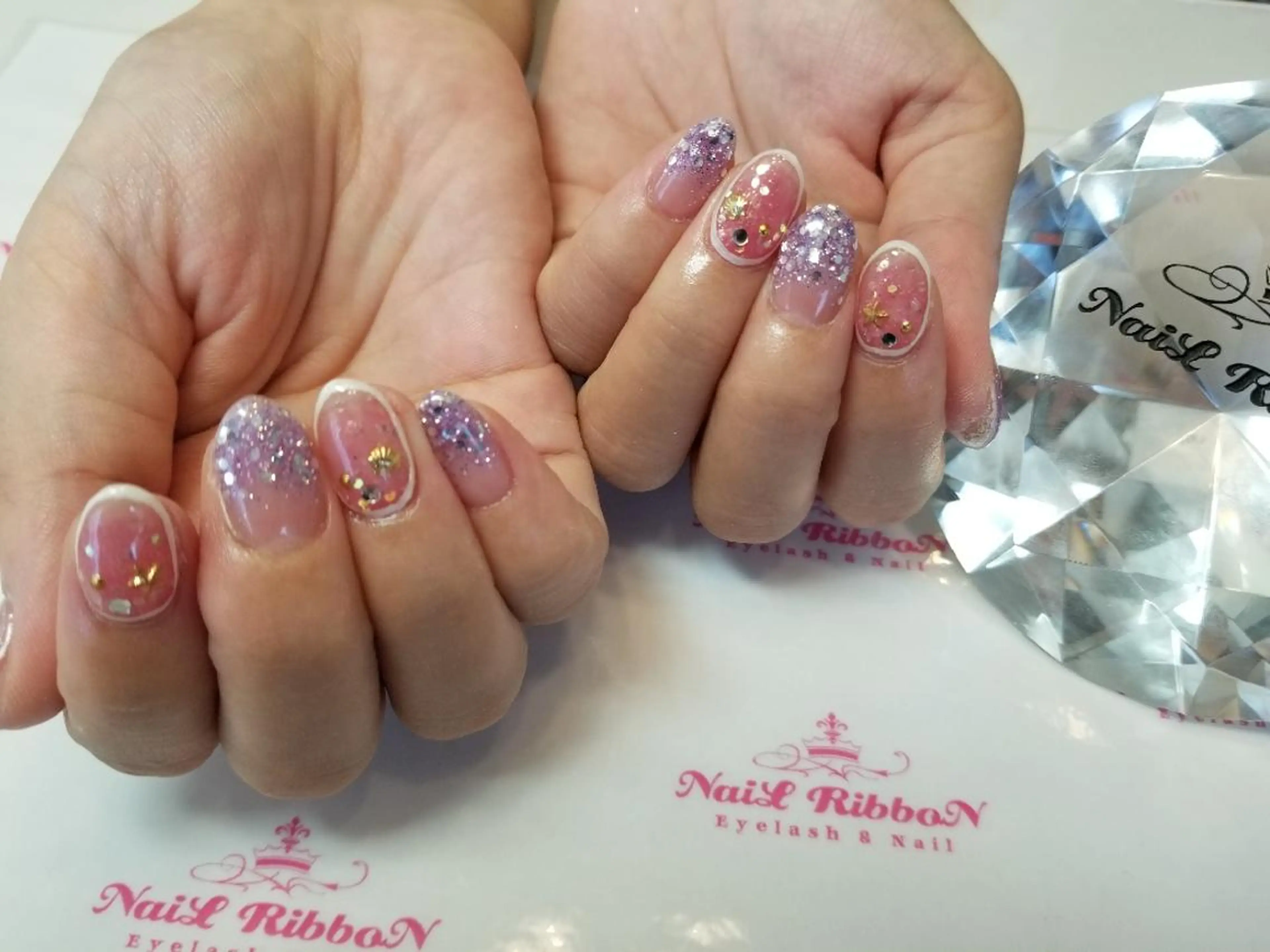ネイル ネイルリボン 受付スタッフのネイルデザイン