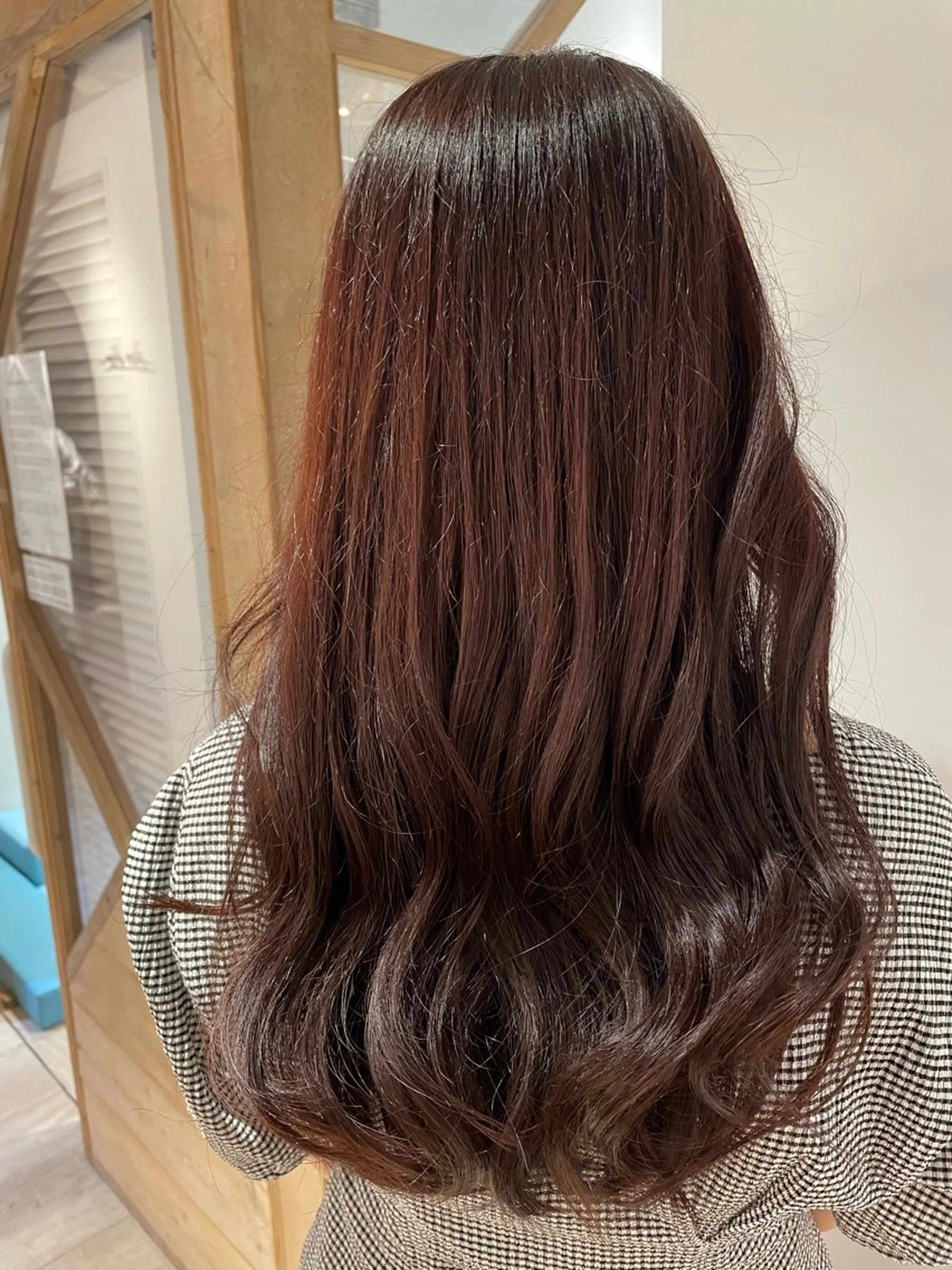 カラー ふくだももこ🍑 すっきりショートのヘアスタイル