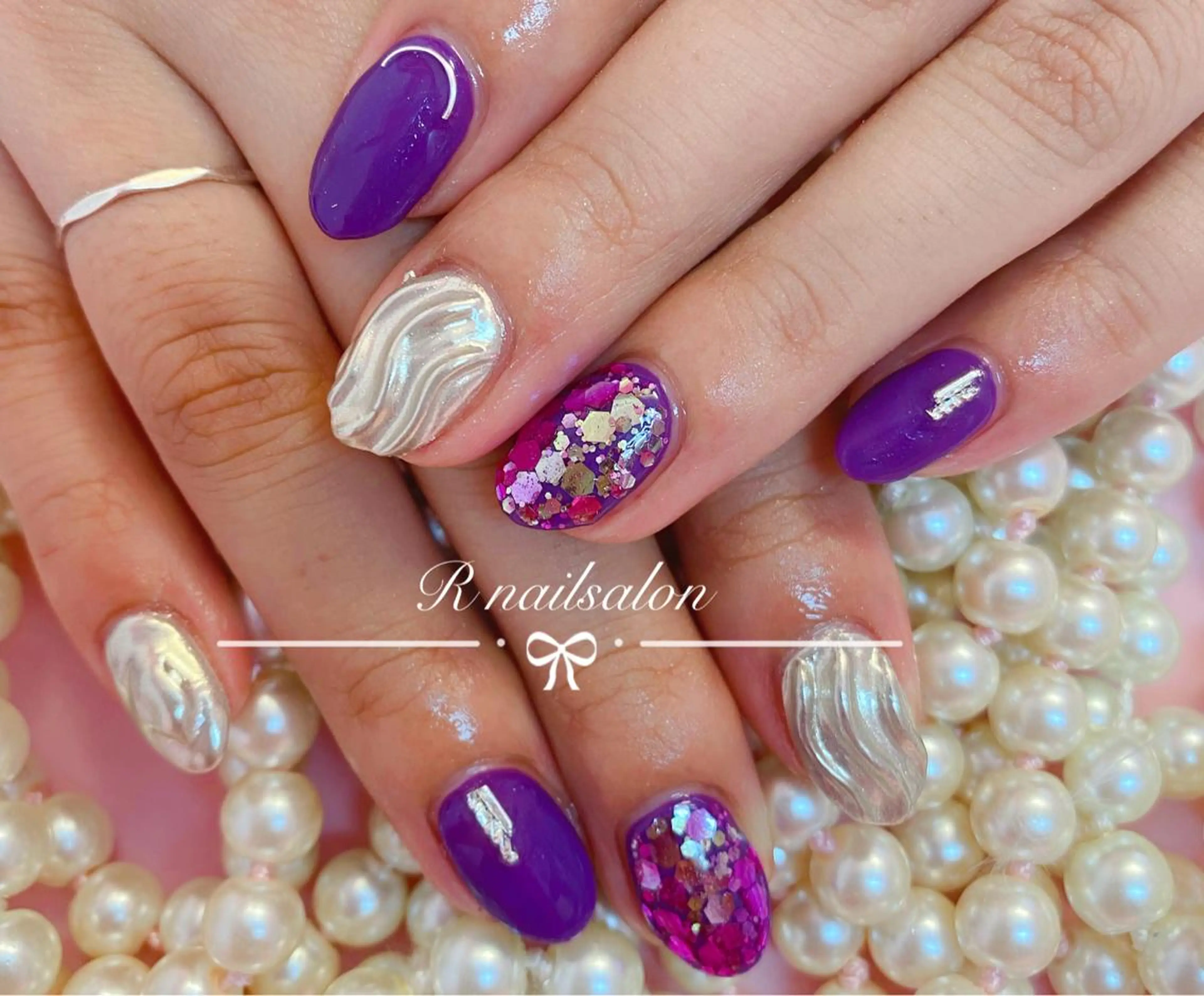 ミディアム R NAILSALONのネイルデザイン